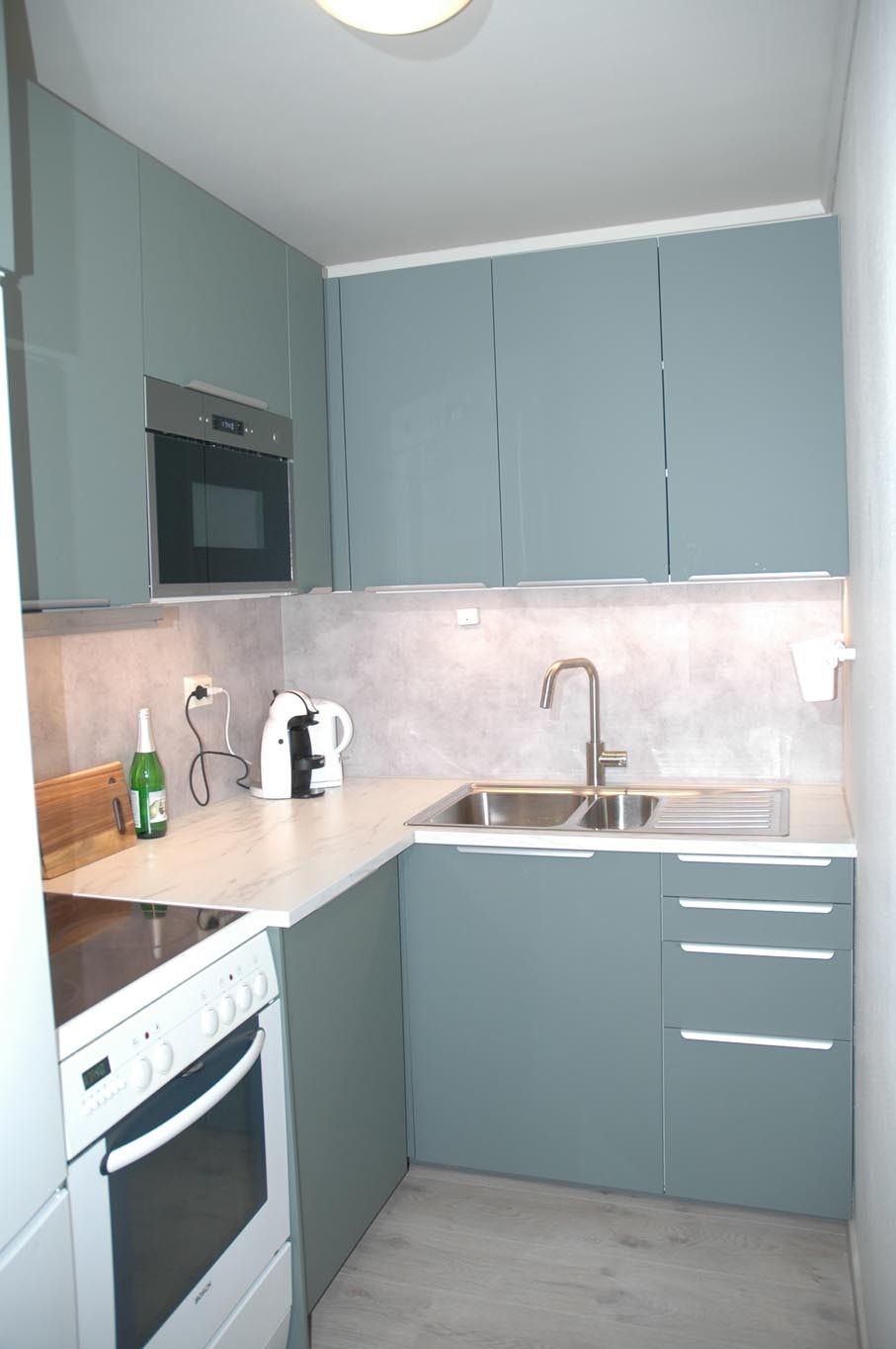 kjøkken med godt arbeidslys Galleribilde