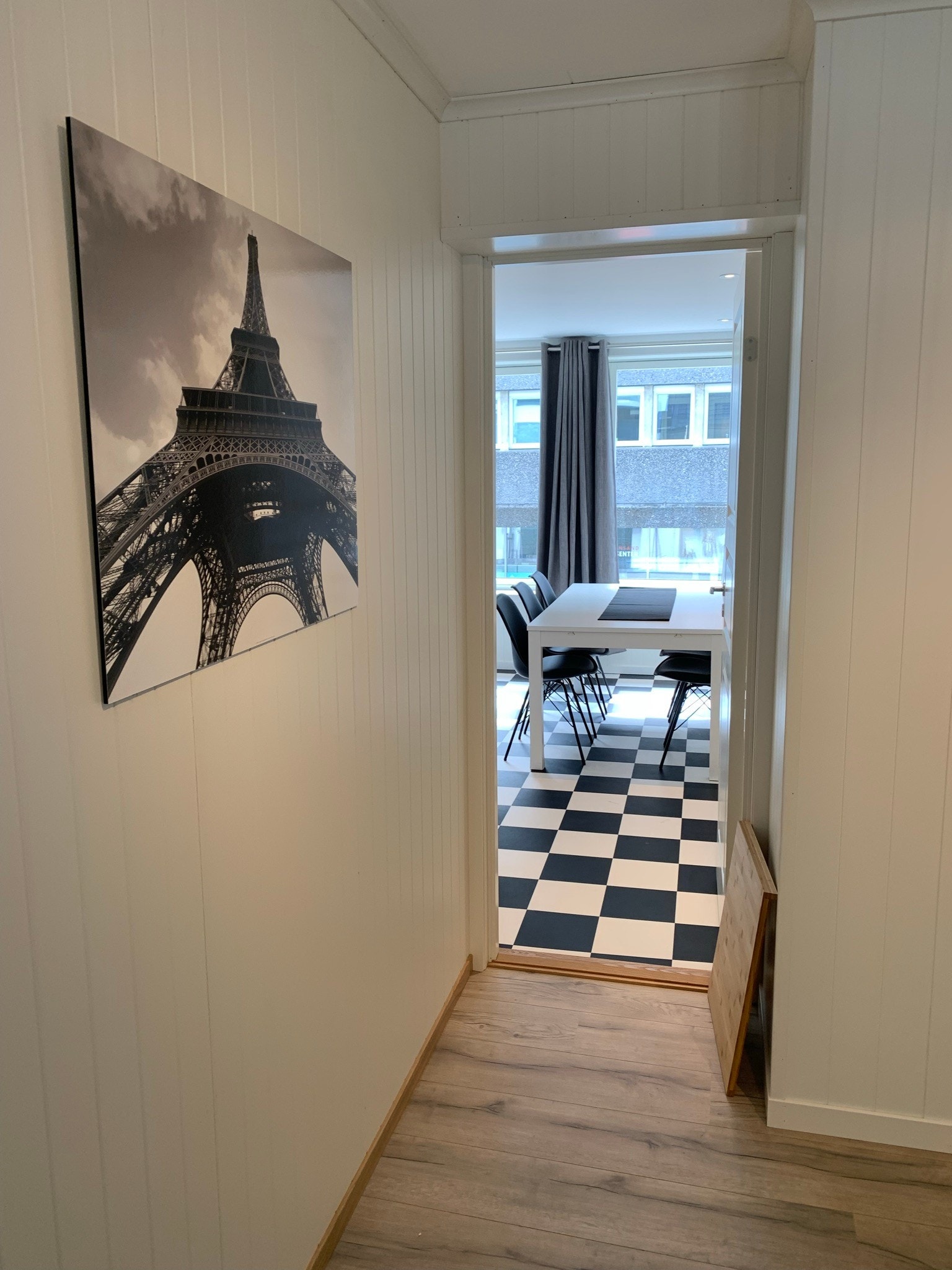 Fra stue mot kjøkken Galleribilde