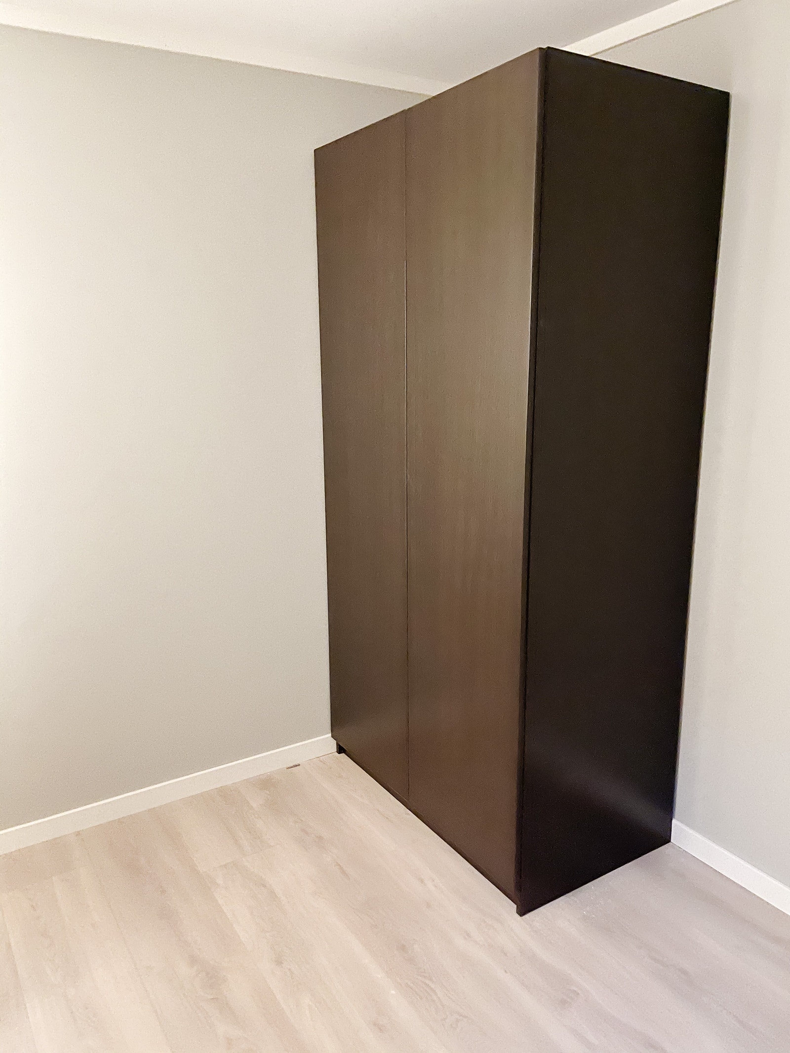 Nytt klesskap soverom Galleribilde