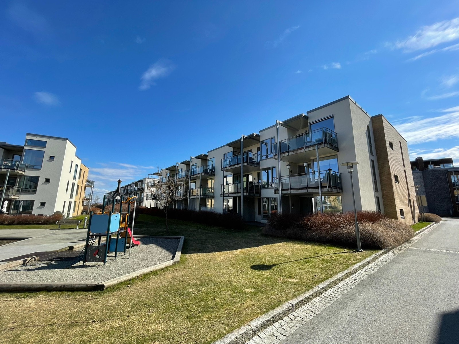Grillstadfjæra 24 - fasade vest Galleribilde