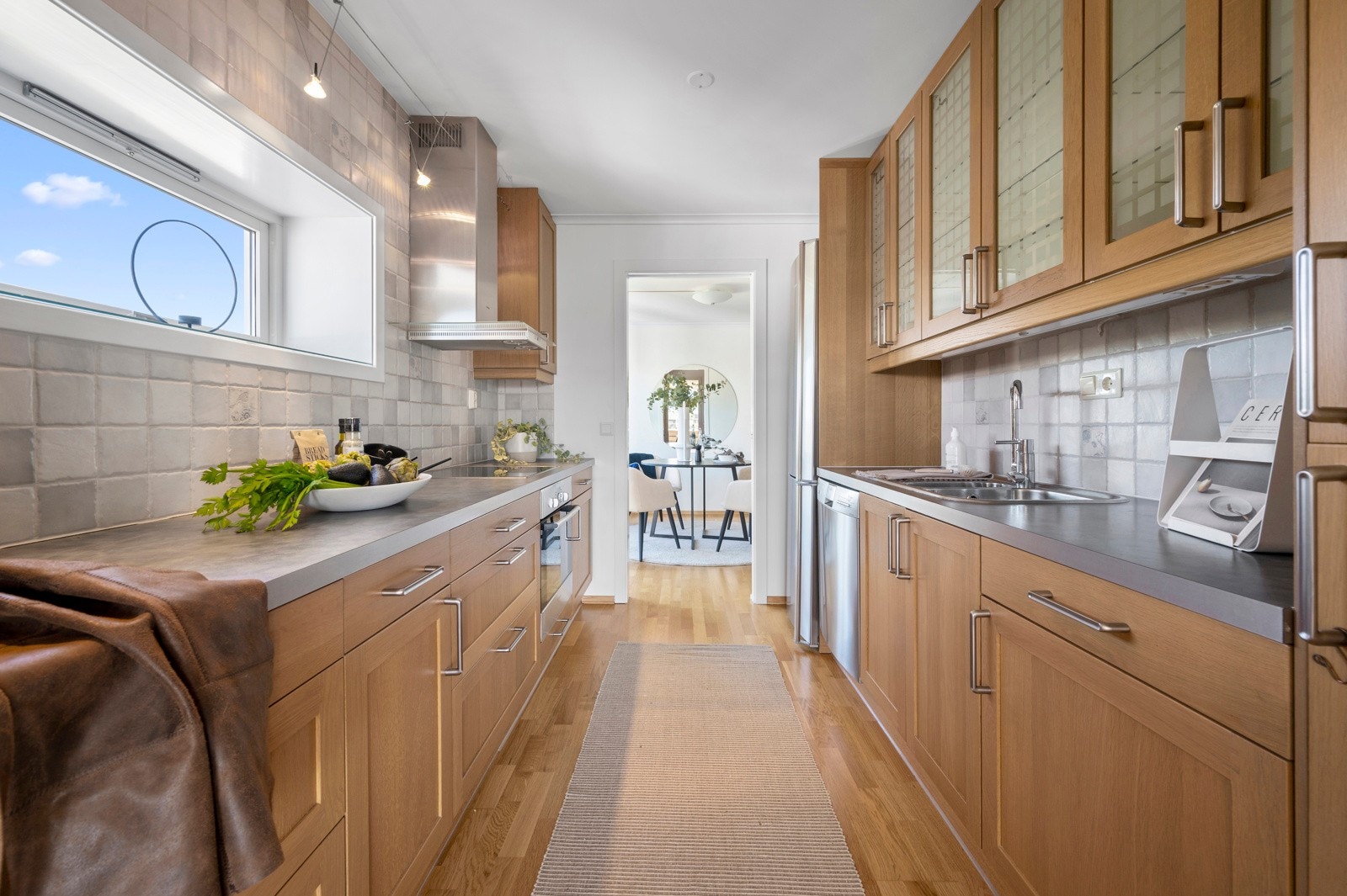 Meget praktisk med to åpninger til kjøkkenet. Galleribilde