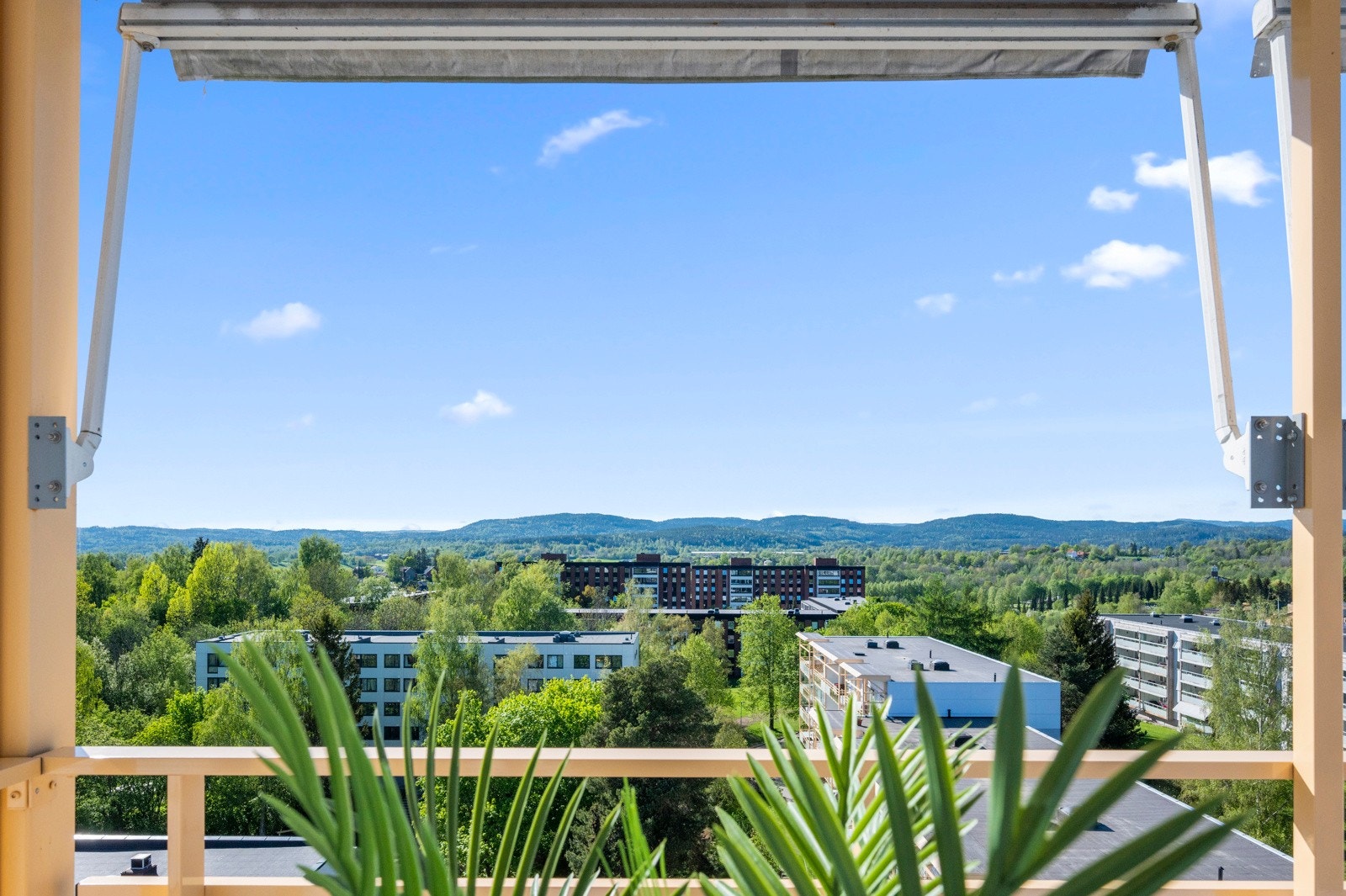 Her vil du bo høyt og fritt i byggets toppetasje med panorama. Galleribilde