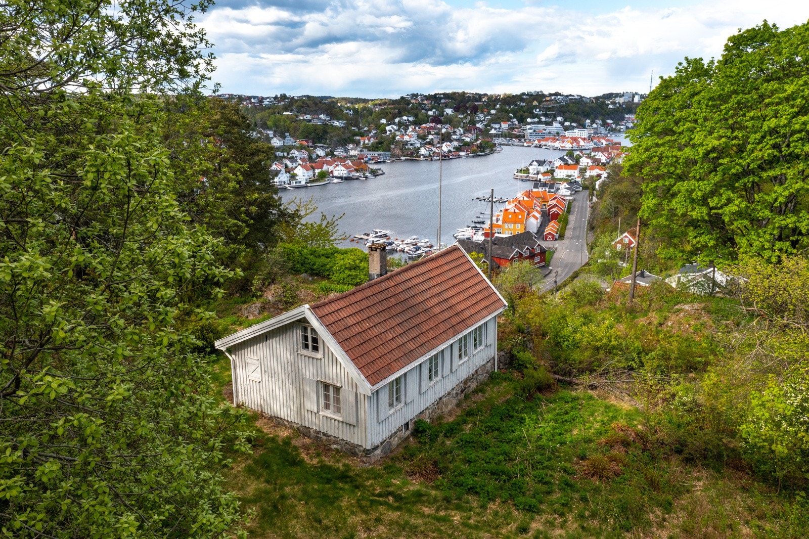 Her kan man renovere nåværende bolig og kanskje tenke småbruksdrømmen midt på Hisøy? Galleribilde