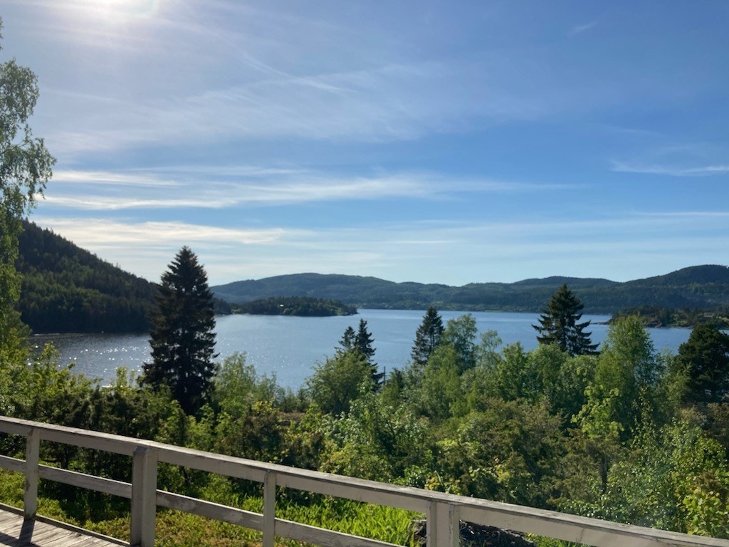 Nydelig sjøutsikt fra terrassen. Galleribilde