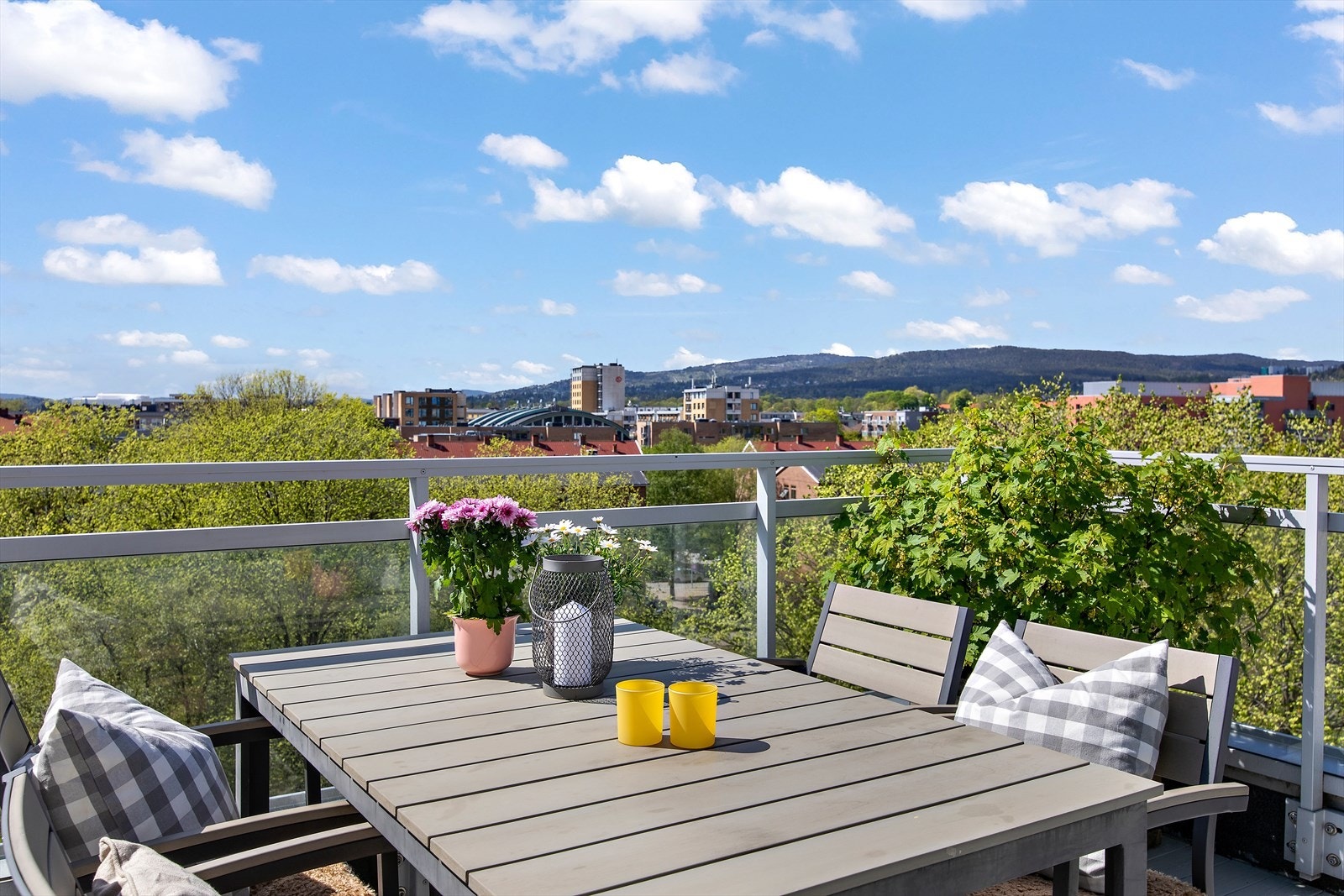 Terrasse | Her kan du fint ha gass- eller elektrisk grill Galleribilde