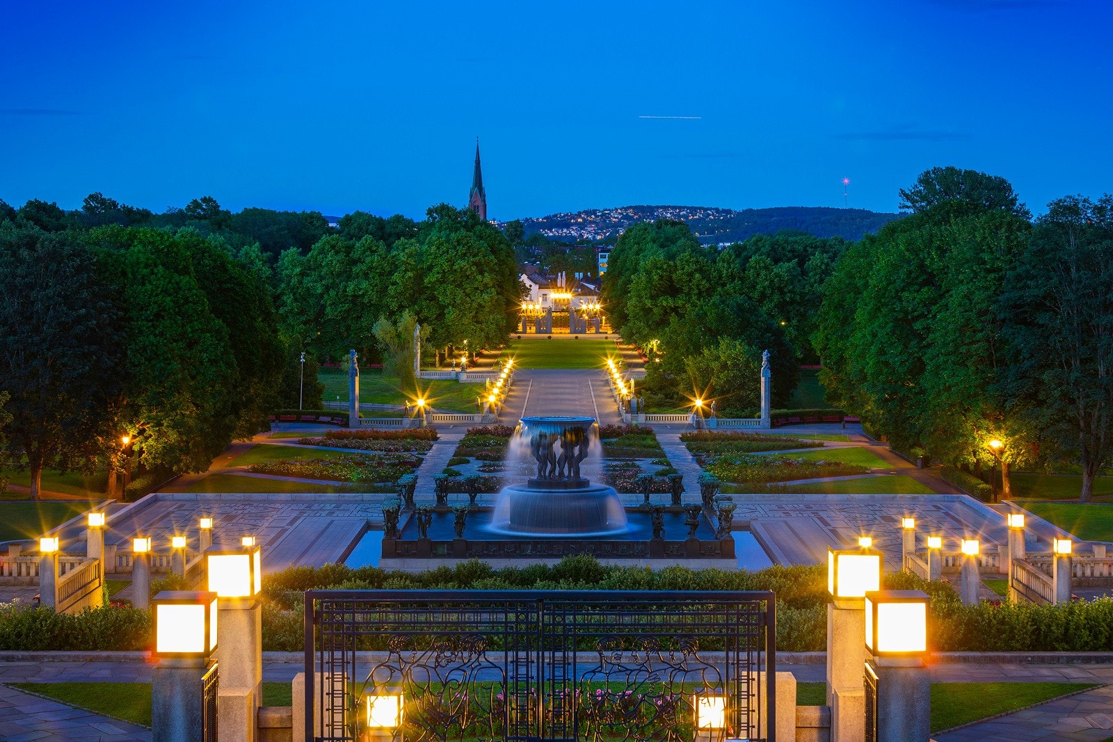 Det er ikke mer enn ca. 10-12 min gange til vakre Frognerparken med skulpturanlegget Vigelandsparken, Oslo Bymuseum, Frognerbadet og Frogner stadion. Galleribilde