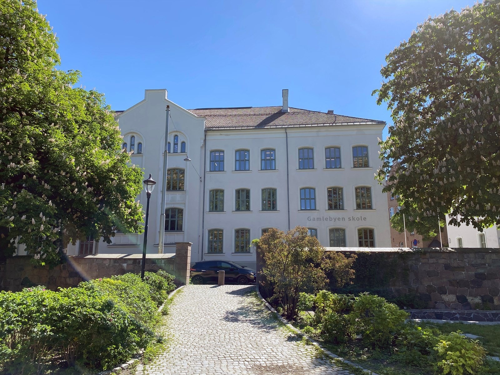 Gamlebyen skole ligger kun noen minutters gange unna boligen Galleribilde
