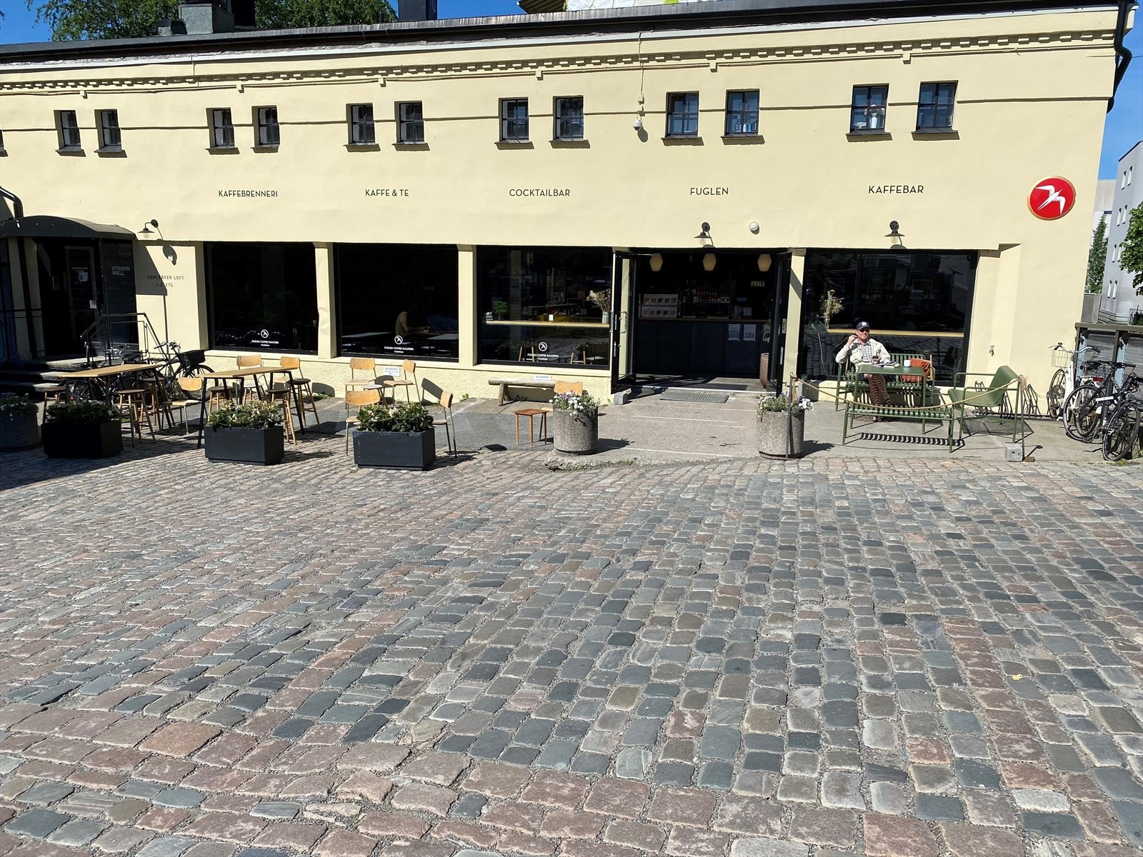 Et fantastisk nabolag: Nybrent kaffe kan nytes på café Fuglen, en skikkelig nabolagsperle! Galleribilde