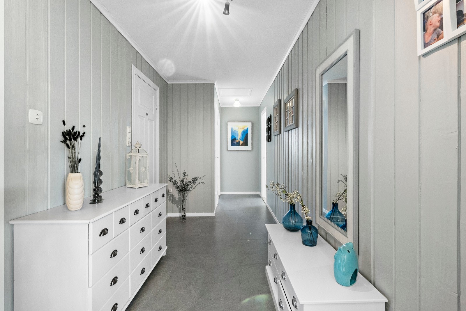 Mellomgang på hovedplan Galleribilde