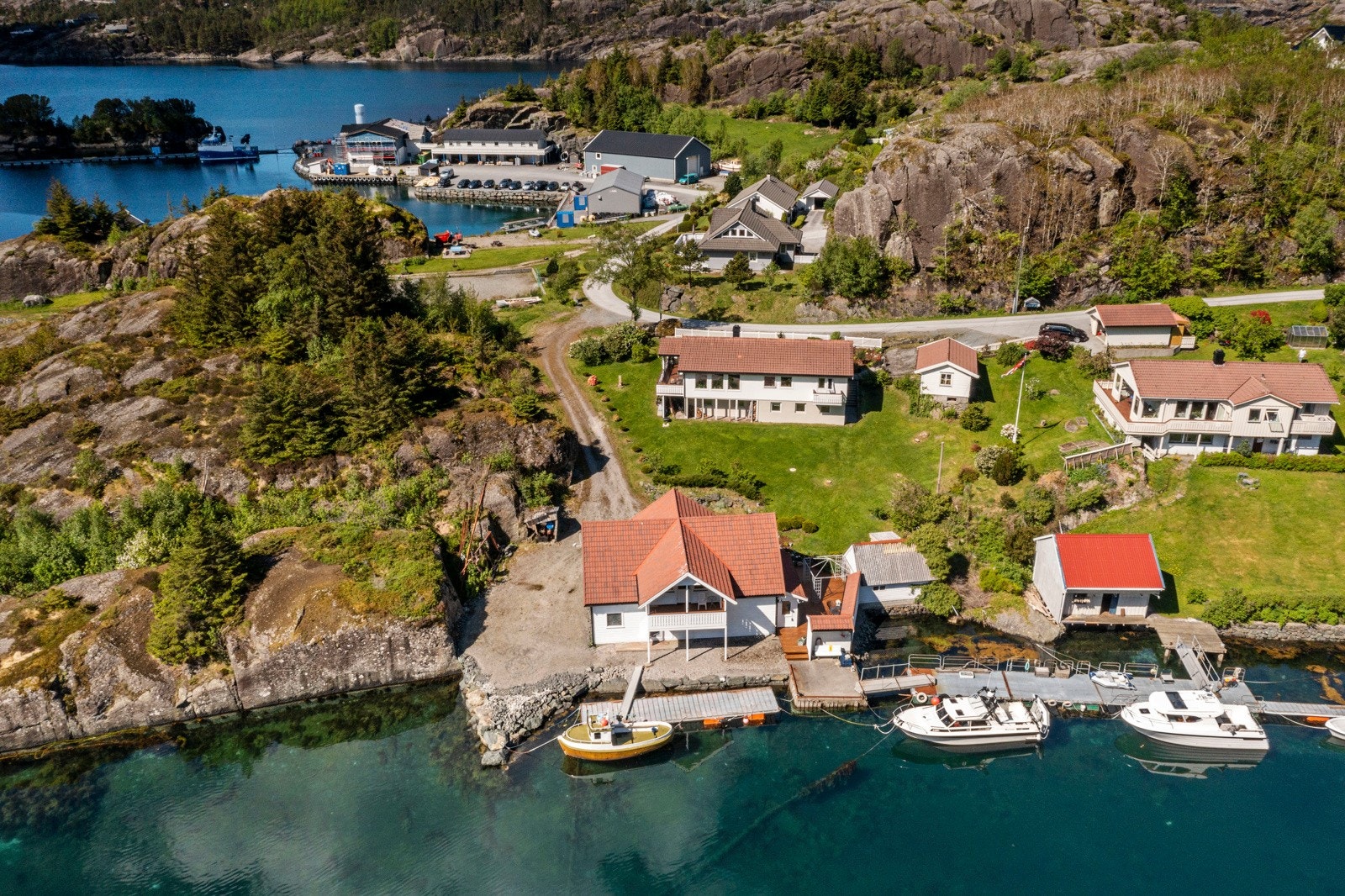 Sjøbua ble påbygget med leilighet i 2007 i byggets 2.etg. Galleribilde