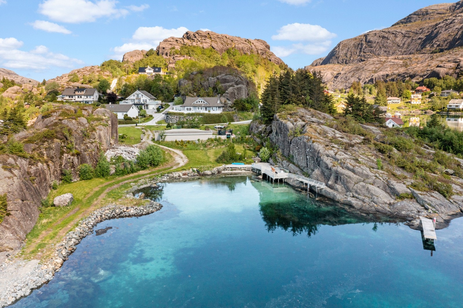 Velkommen til visning - Husk påmelding til megler tlf. 41589170 / csm@fjordmegler.no Galleribilde