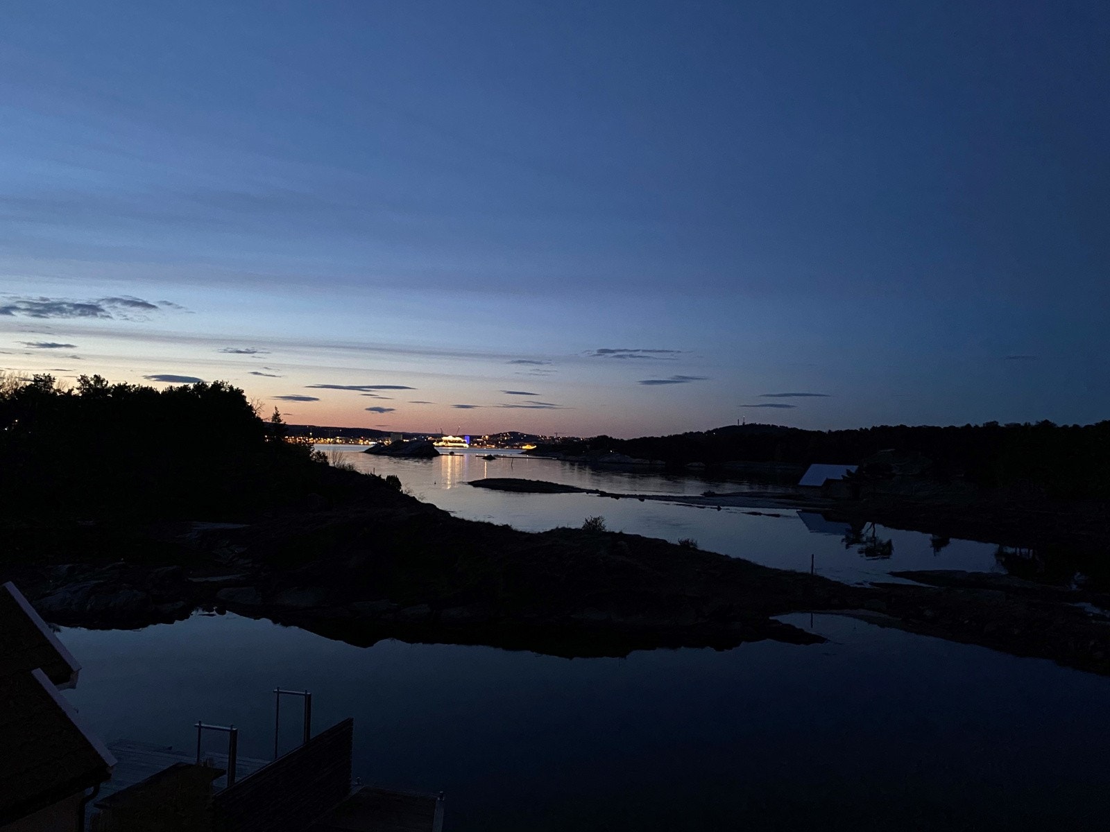 Kveldsbilde - Utsikt fra stuen Galleribilde