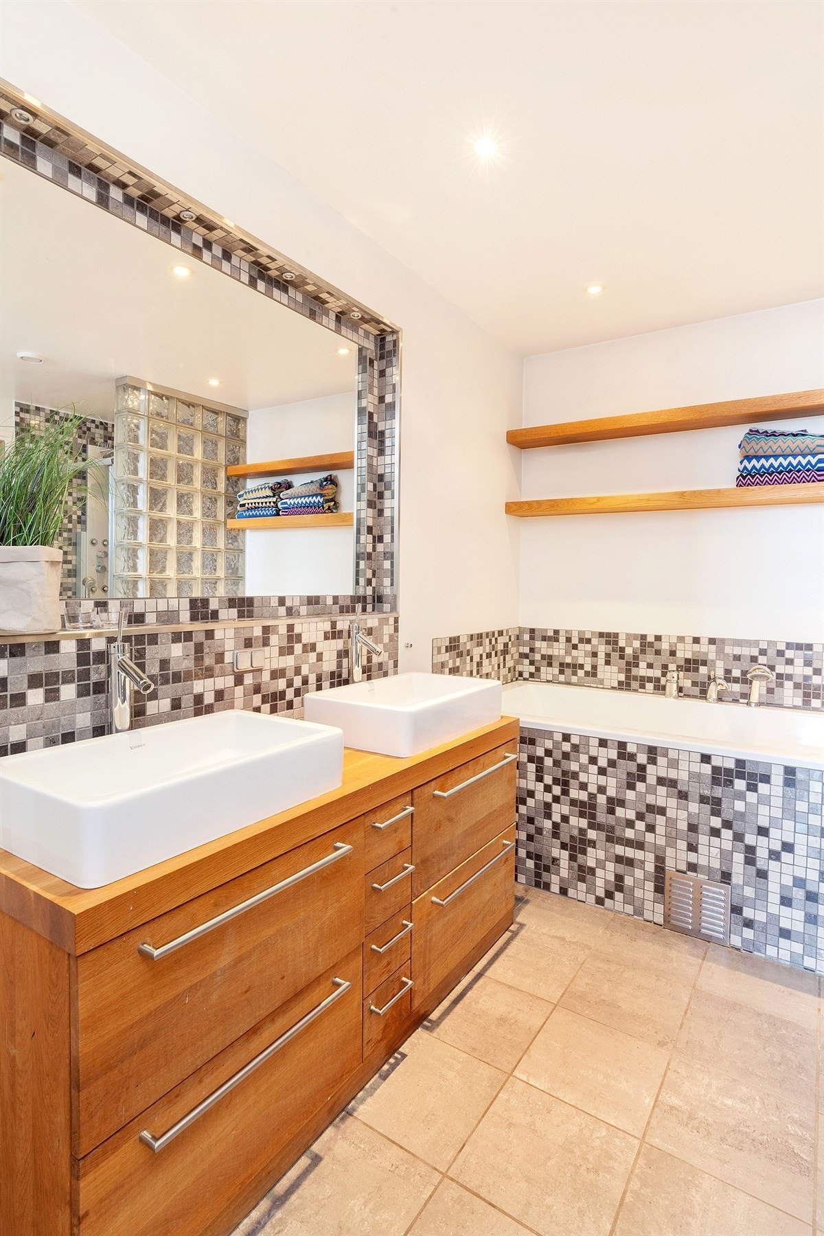 Underetasjen - Bad Galleribilde