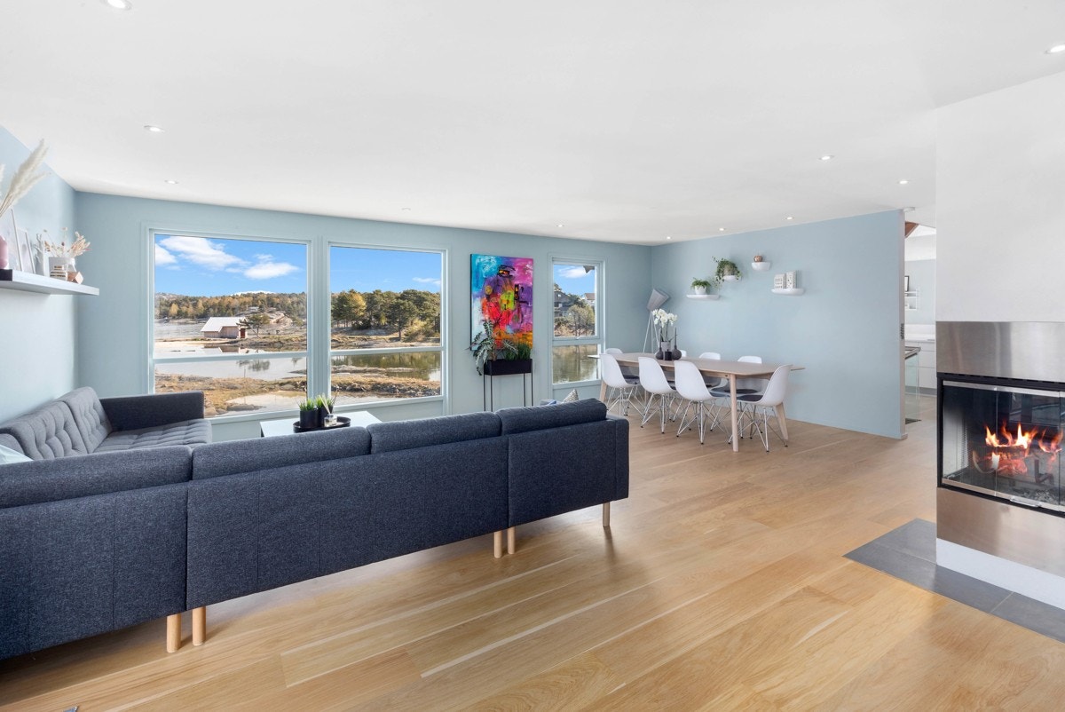 1. etg. - Nylig malt og slipt gulv Galleribilde