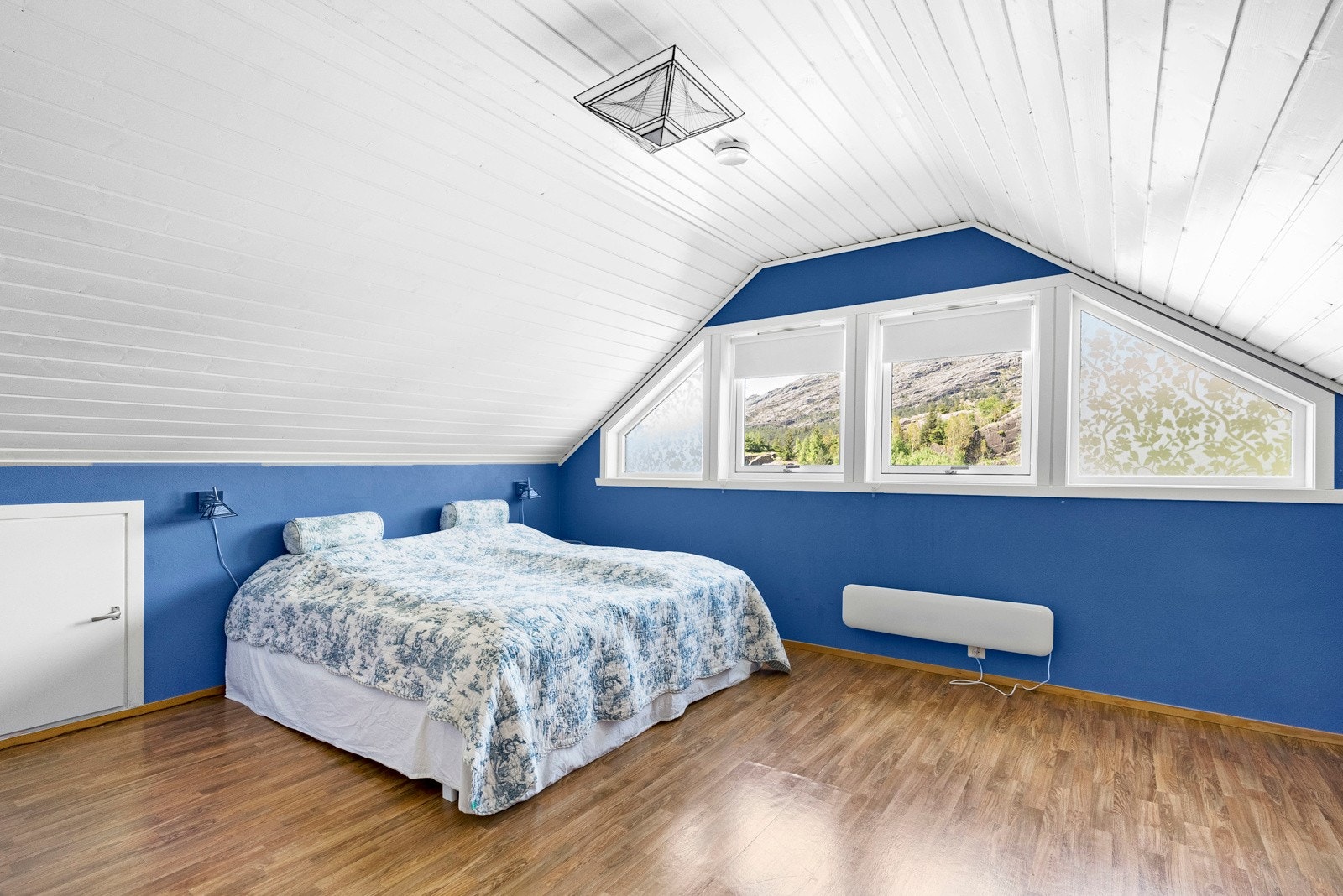 Soverom 1 av 2 på loftet Galleribilde