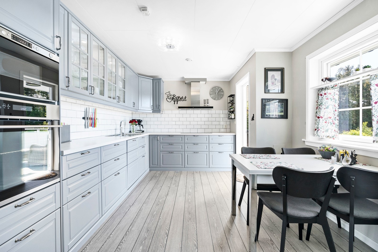 Kjøkkenet ble modernisert med ny innredning fra Ikea i 2013 Galleribilde