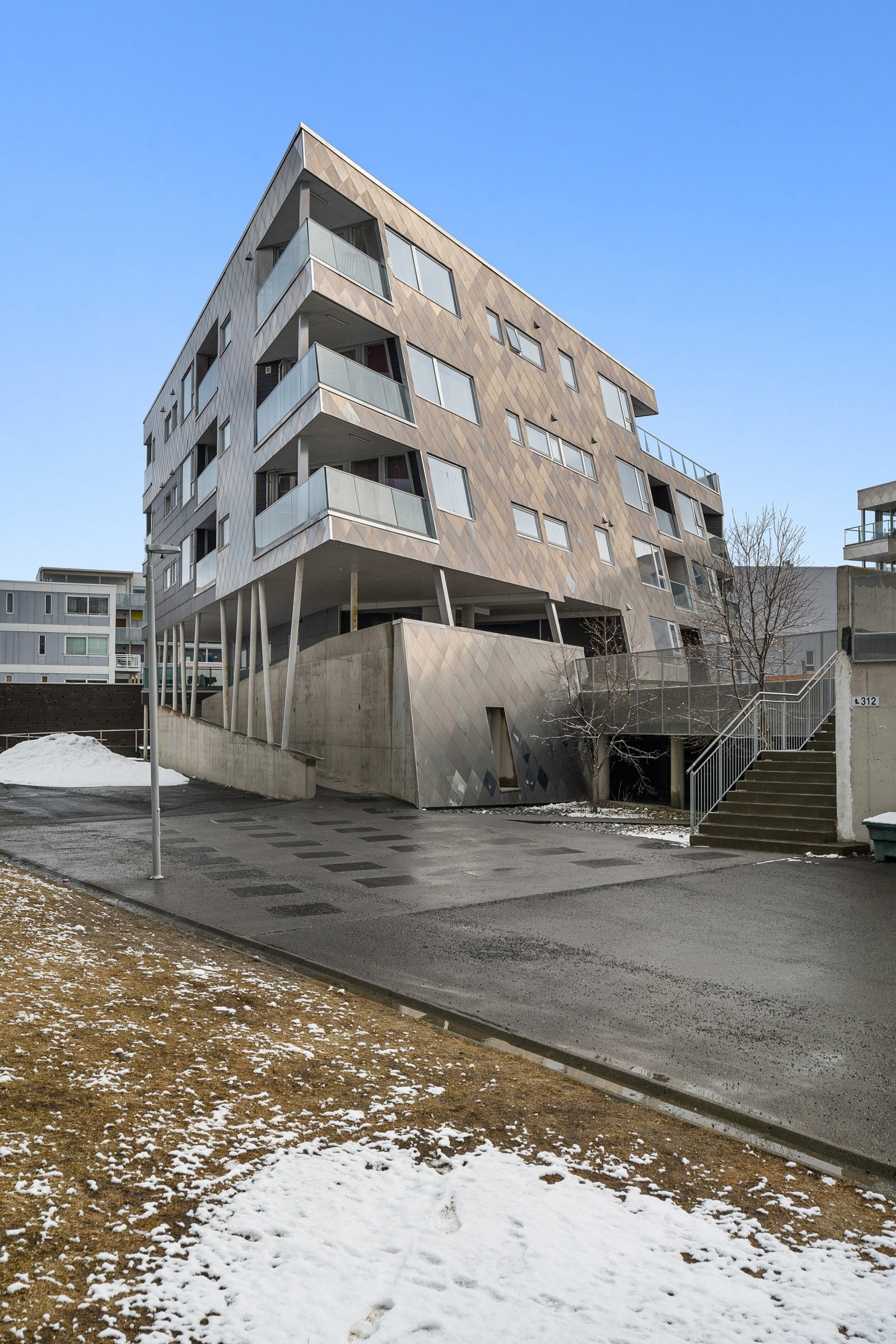 Leiligheten ligger i blokkens 1.boligplan