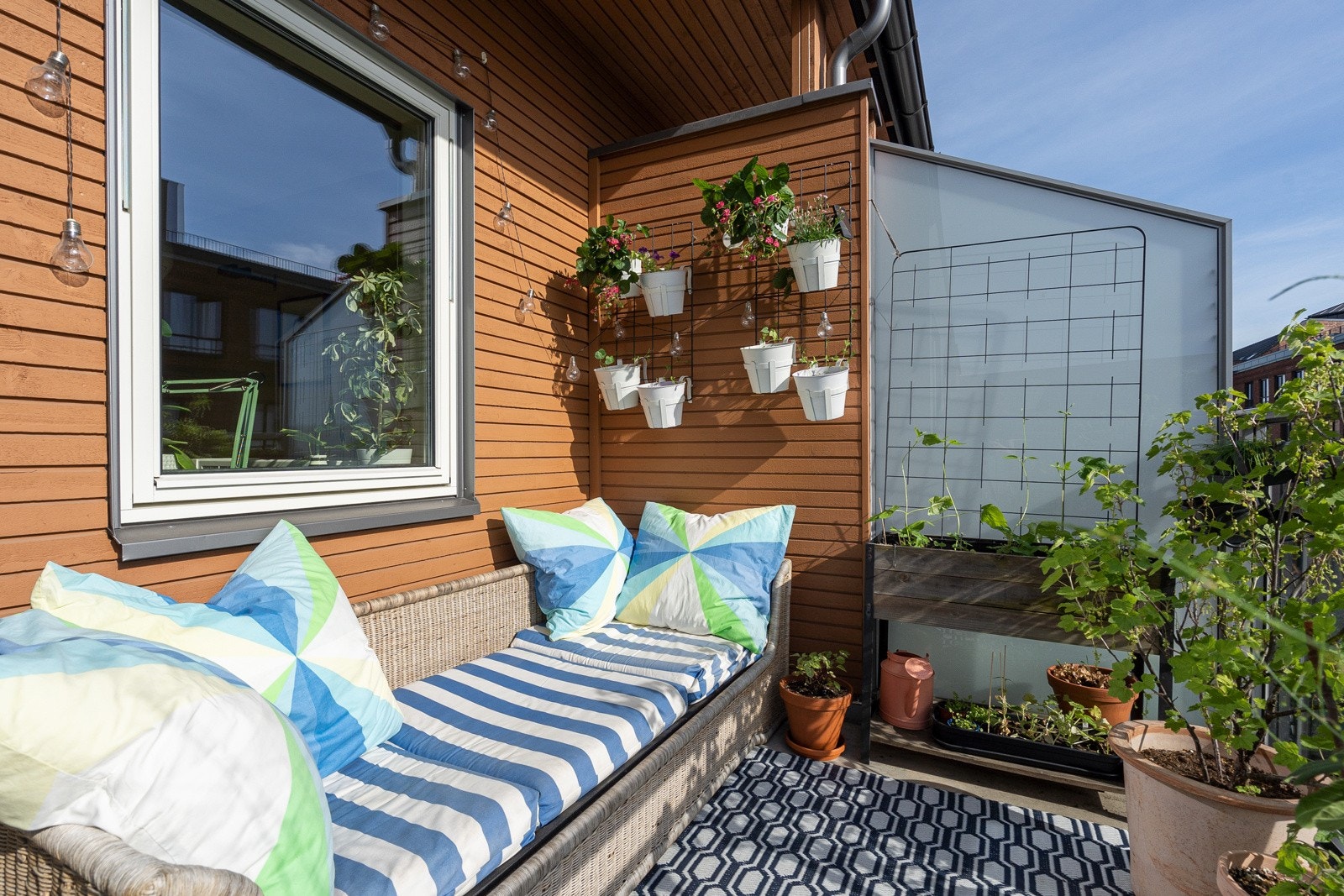 Supre solforhold på balkongen fra ca. kl 12:00 til 21:00 på sommerstid. Galleribilde