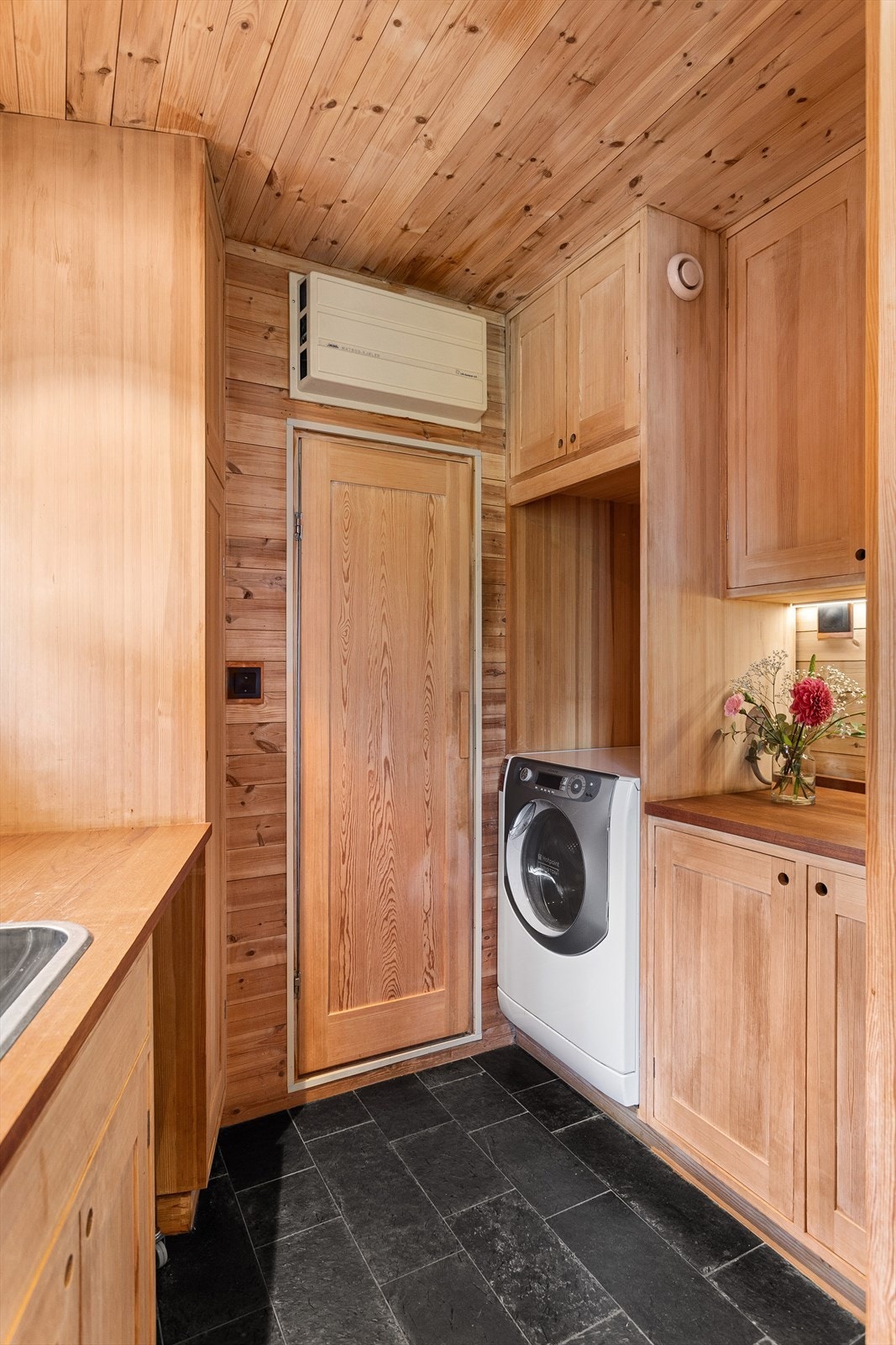 Praktisk med vaskerom med adkomst fra kjøkken. Galleribilde