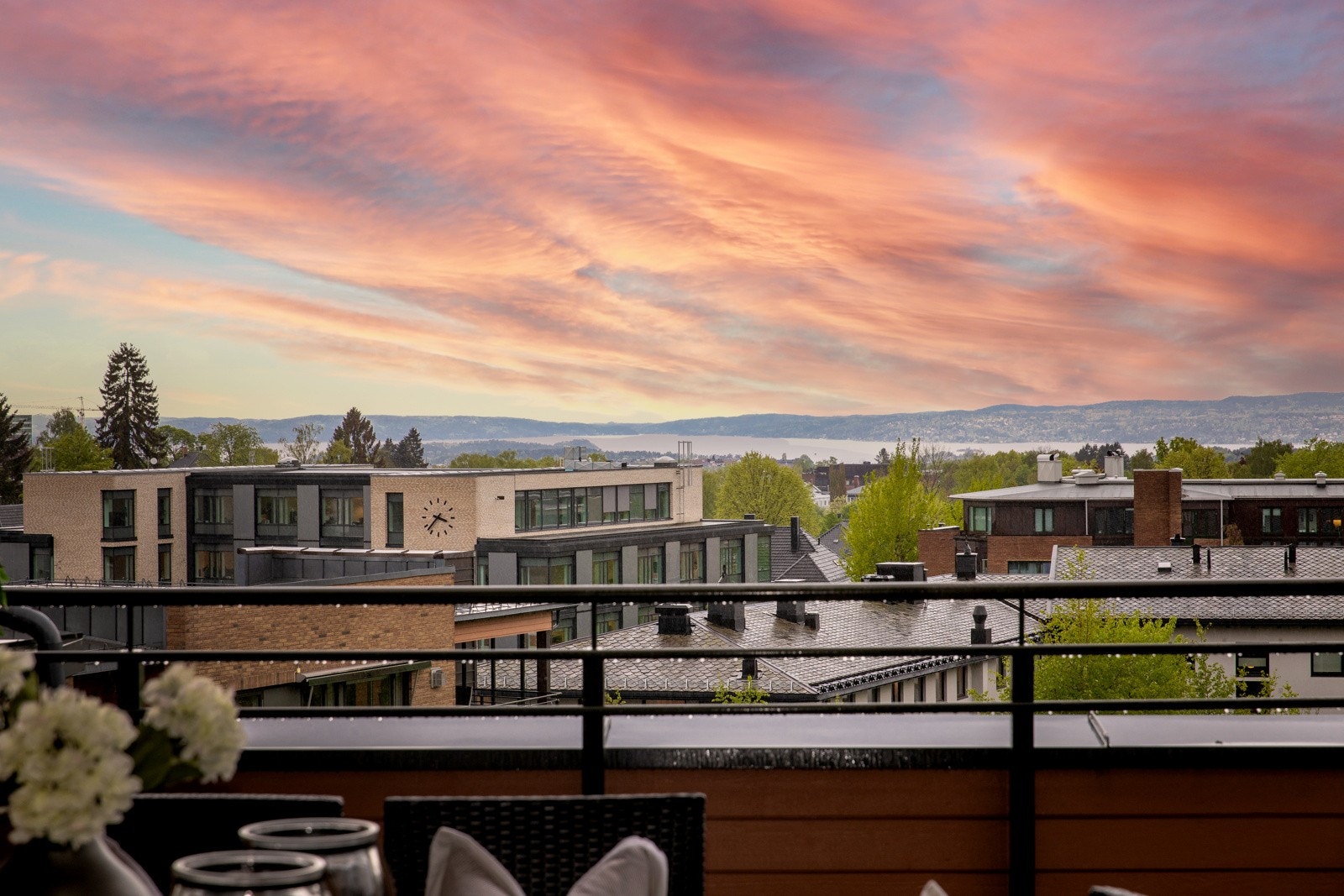 Praktfull utsikt fra den helt private takterrassen. Galleribilde