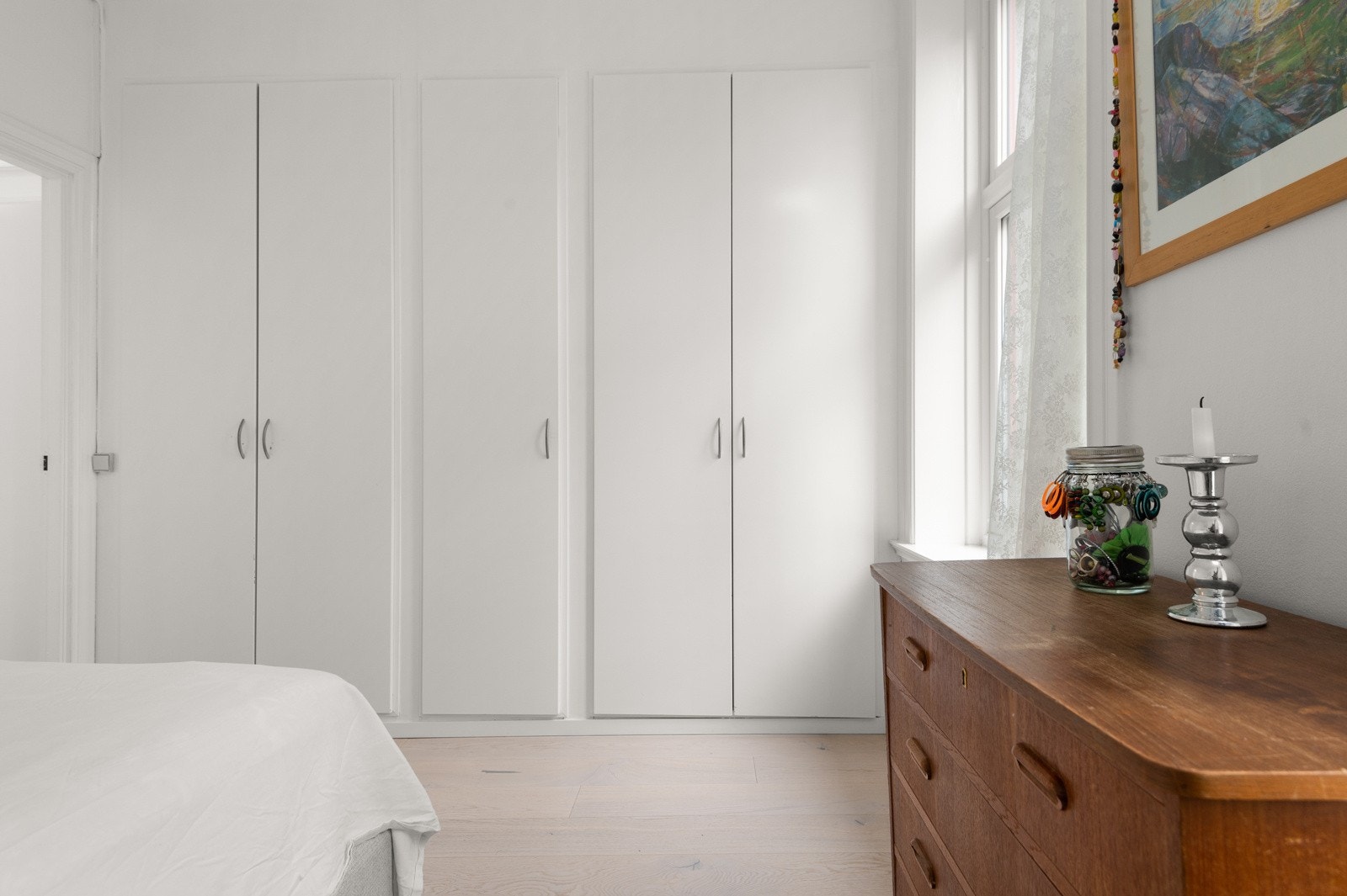 God oppbevaringsplass i garderobe Galleribilde