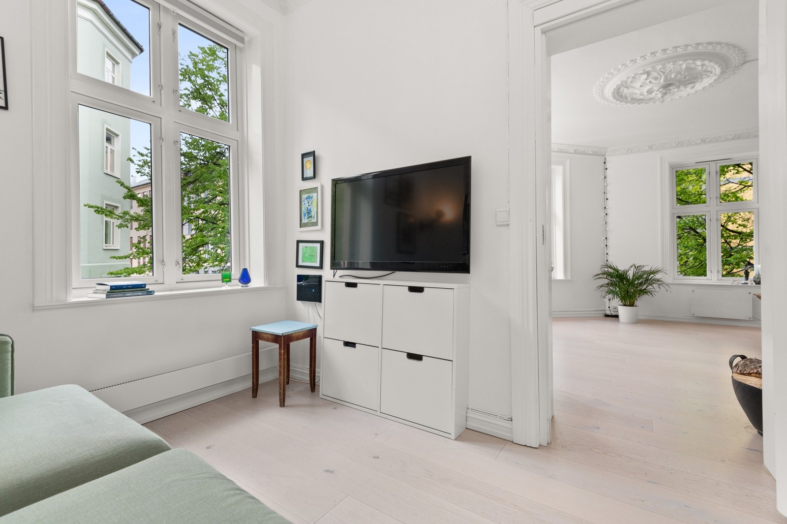 Soverom III: Plass til seng, nattbord og garderobe. Skap medfølger Galleribilde