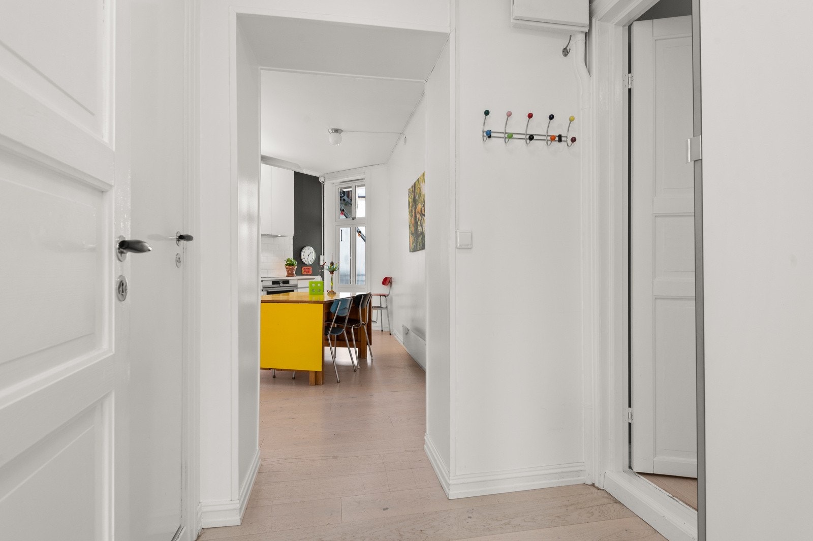 Oppbevaringsplass i gang Galleribilde
