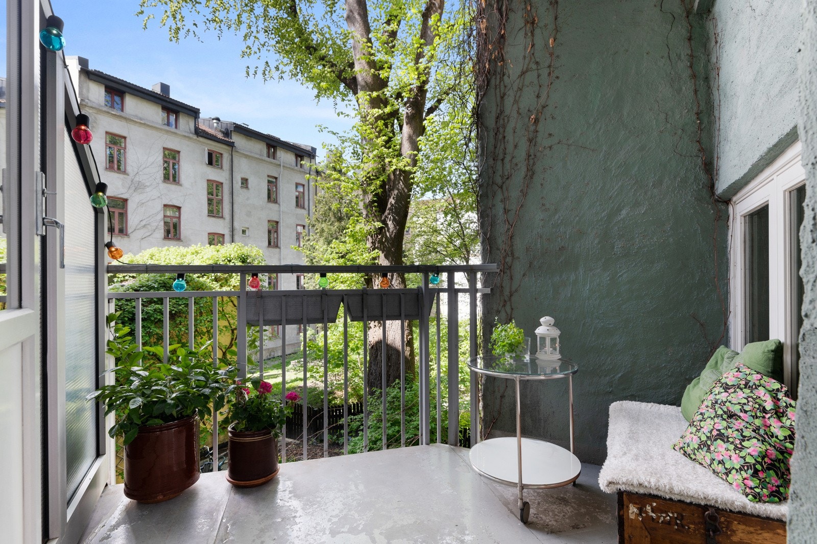 Vestvendt balkong på 4 kvm med gode solforhold Galleribilde