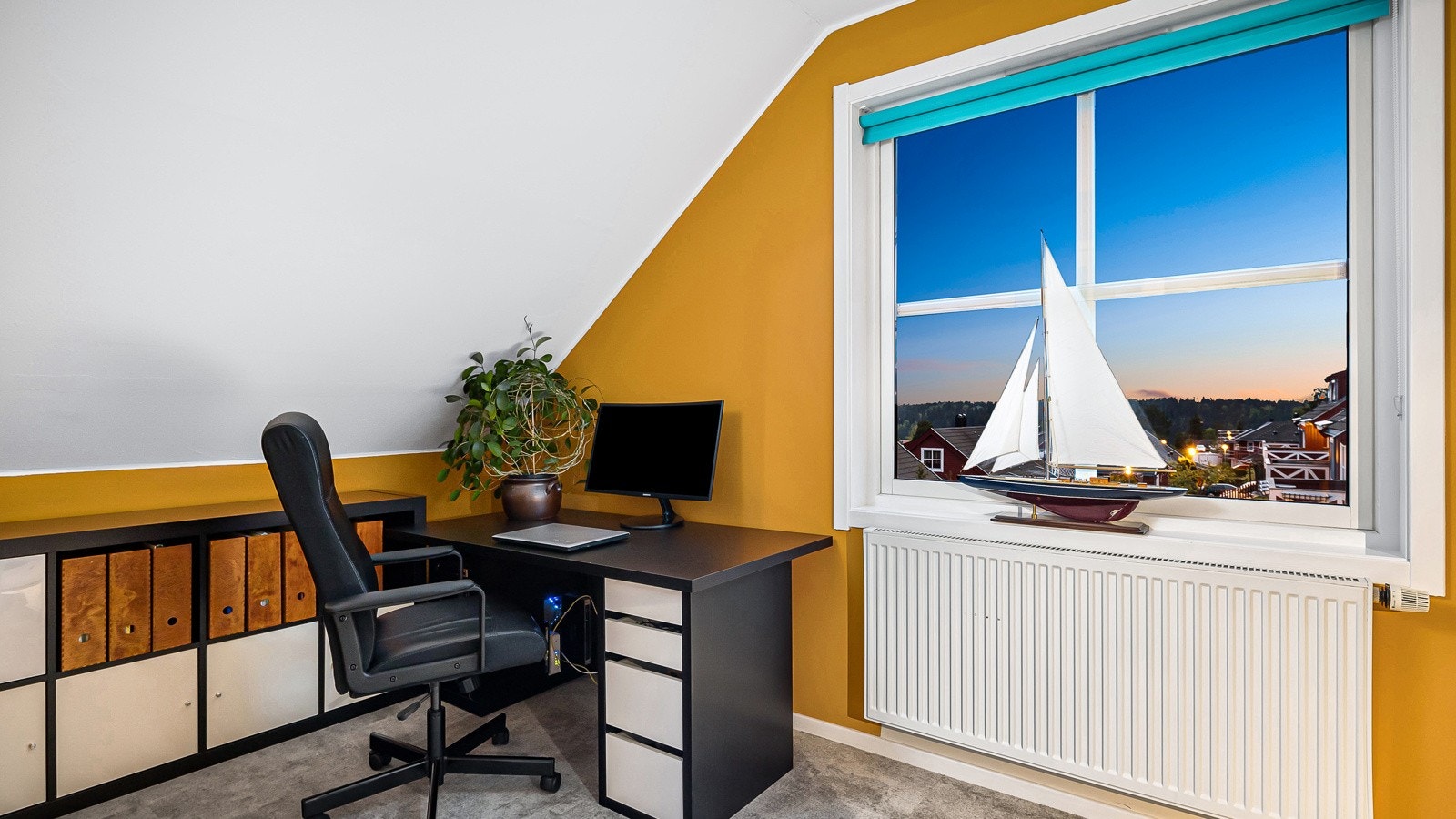 Kontor/gjesterom i loftetasjen Galleribilde