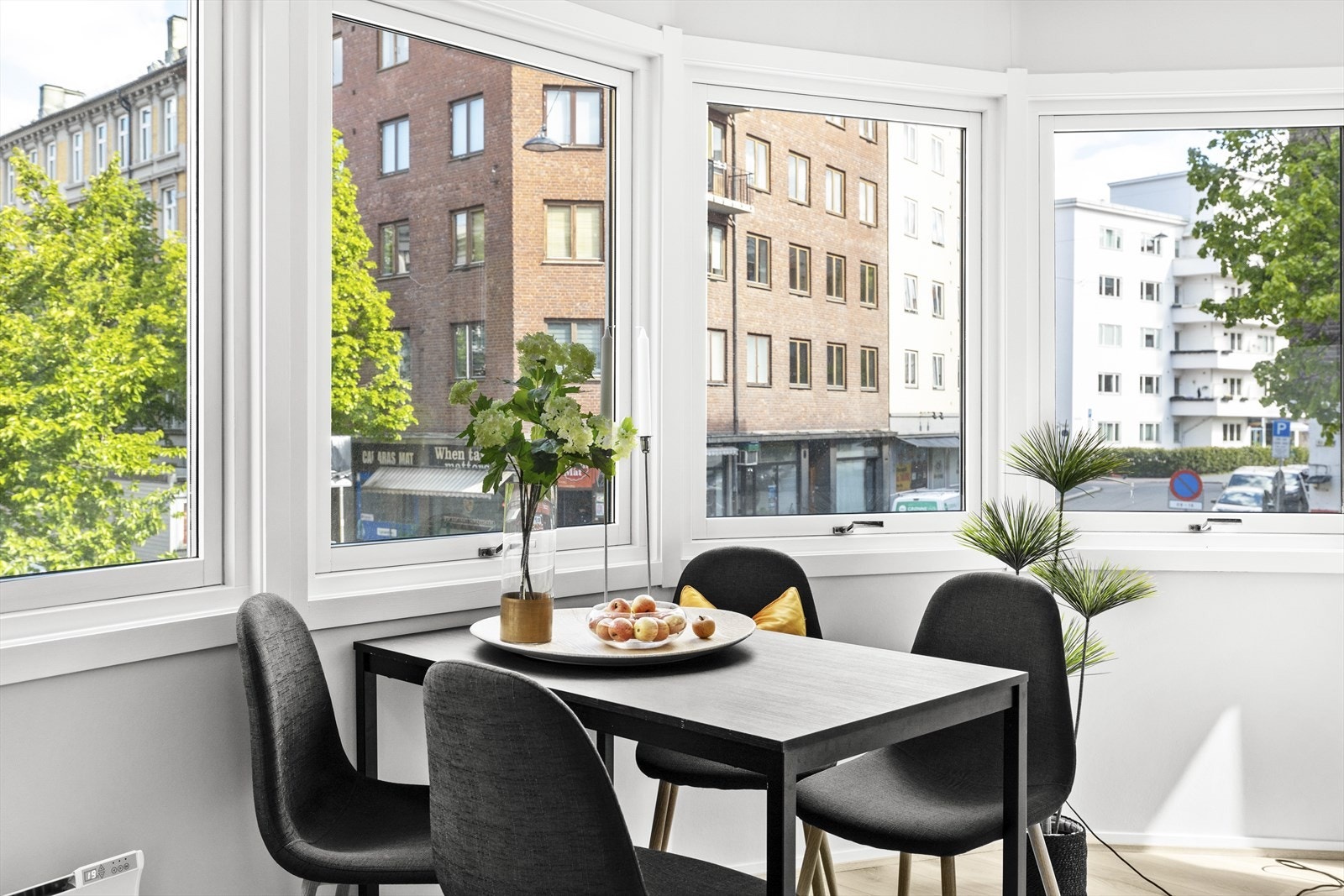 God plass til spisebord Galleribilde