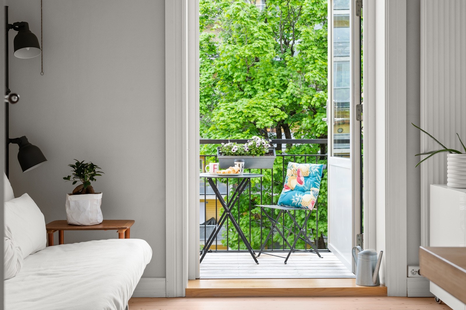 Her bor du i et rolig og hyggelig nabolag, og samtidig med nærhet til alle tenkelige fasiliteter! Galleribilde