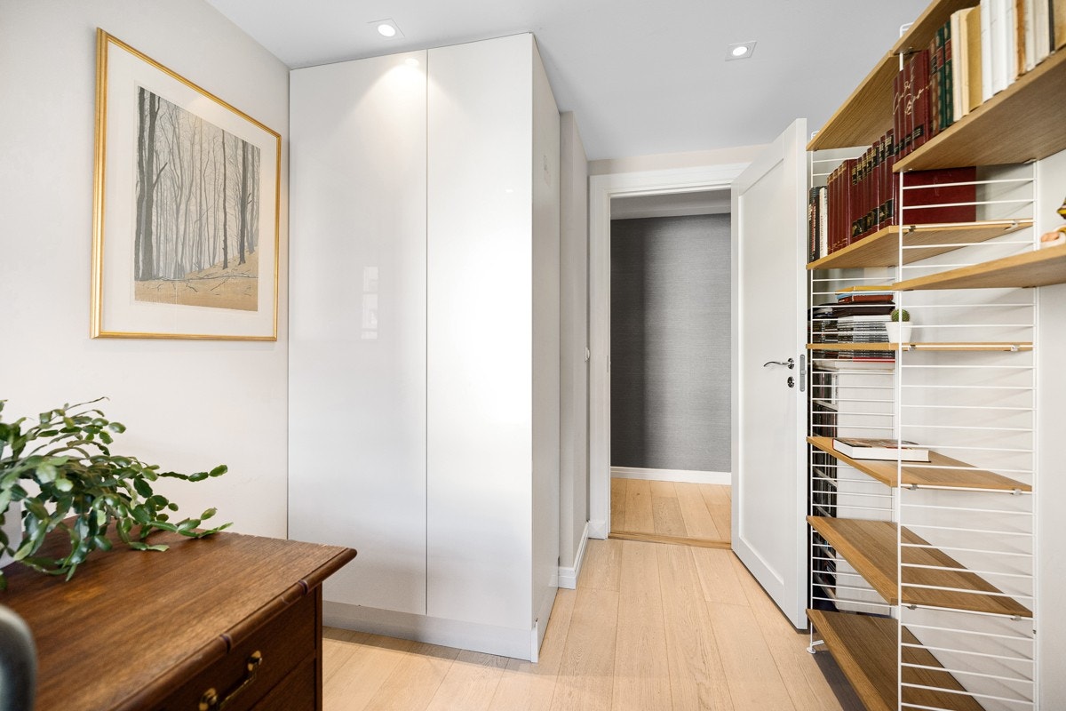 Det er garderobeskap i alle soverom. Galleribilde