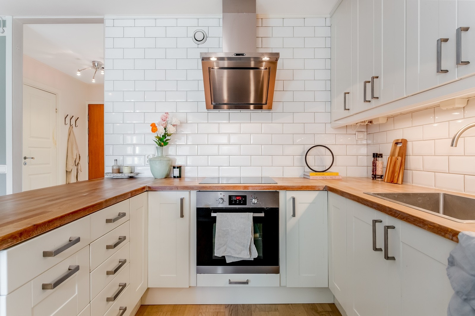 Hvitevarer på kjøkken følger bolig Galleribilde