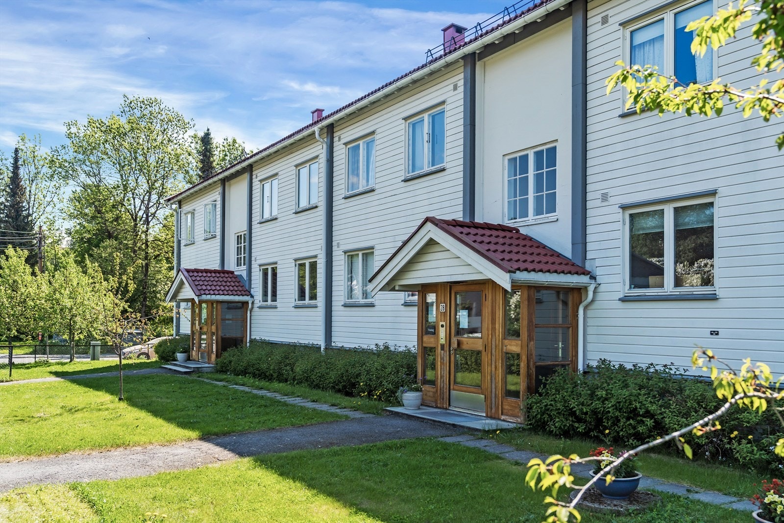 Inngangsparti med forhage Galleribilde
