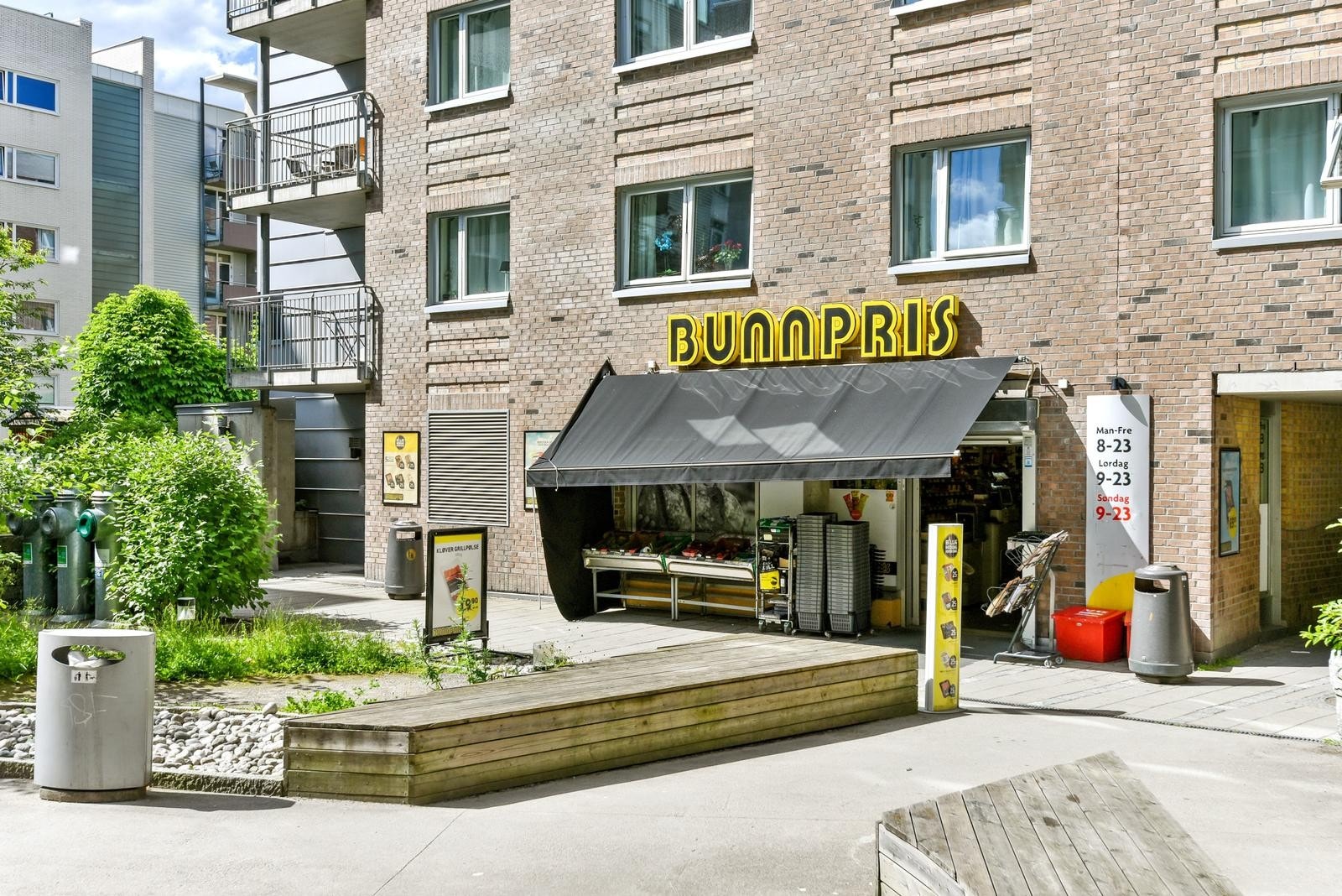 Søndagsåpen Bunnpris kun få minutters gange fra leiligheten. Galleribilde