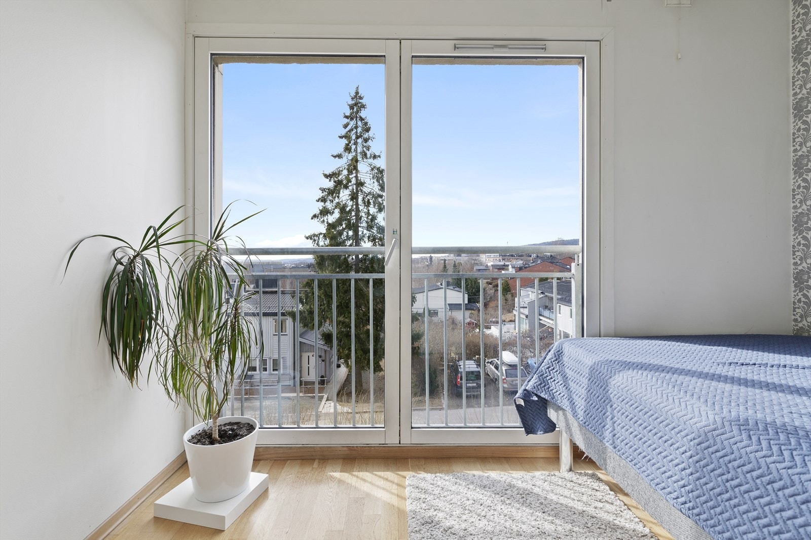 Soverommet har egen fransk balkong. Galleribilde