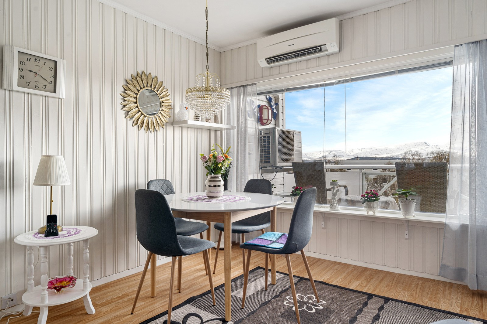 Rom for spisebord med utsikt
