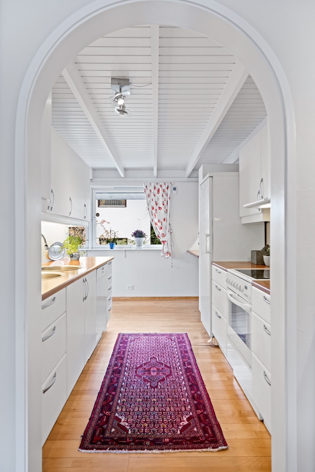 Delvis åpen kjøkkenløsning. Galleribilde