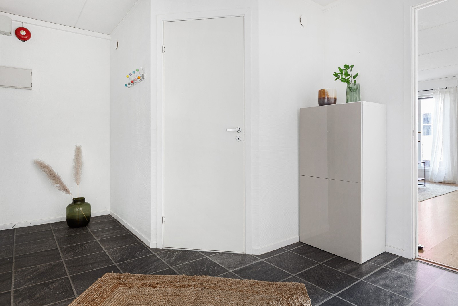 Stor entré med innvendig bod