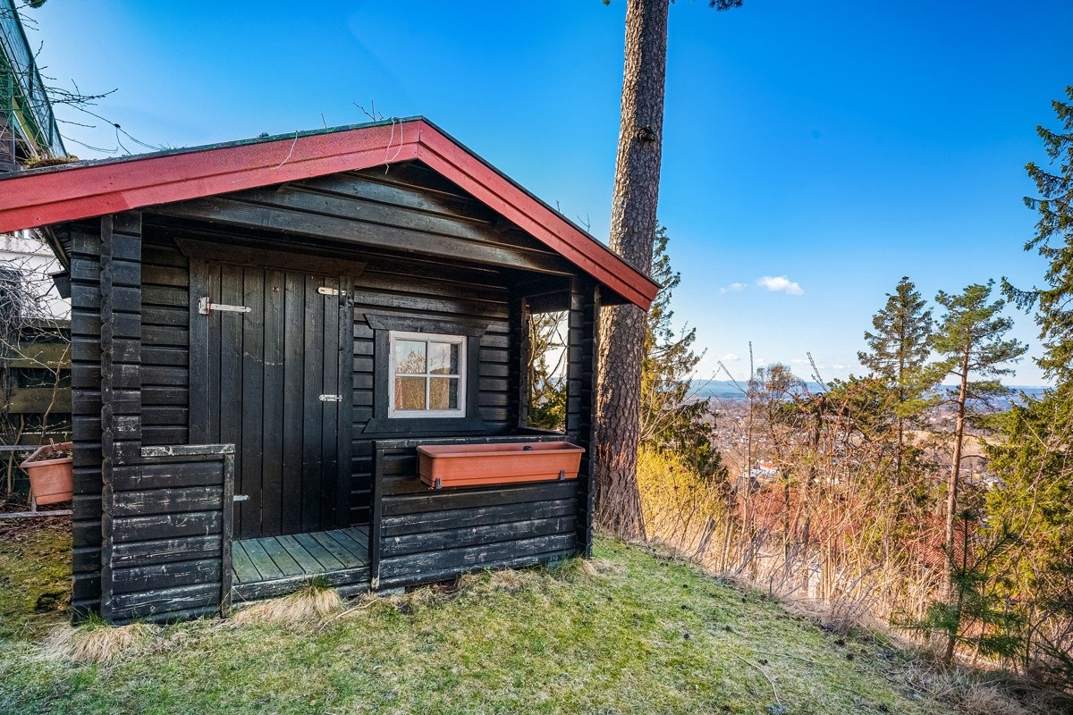 Bod eller lekestue Galleribilde