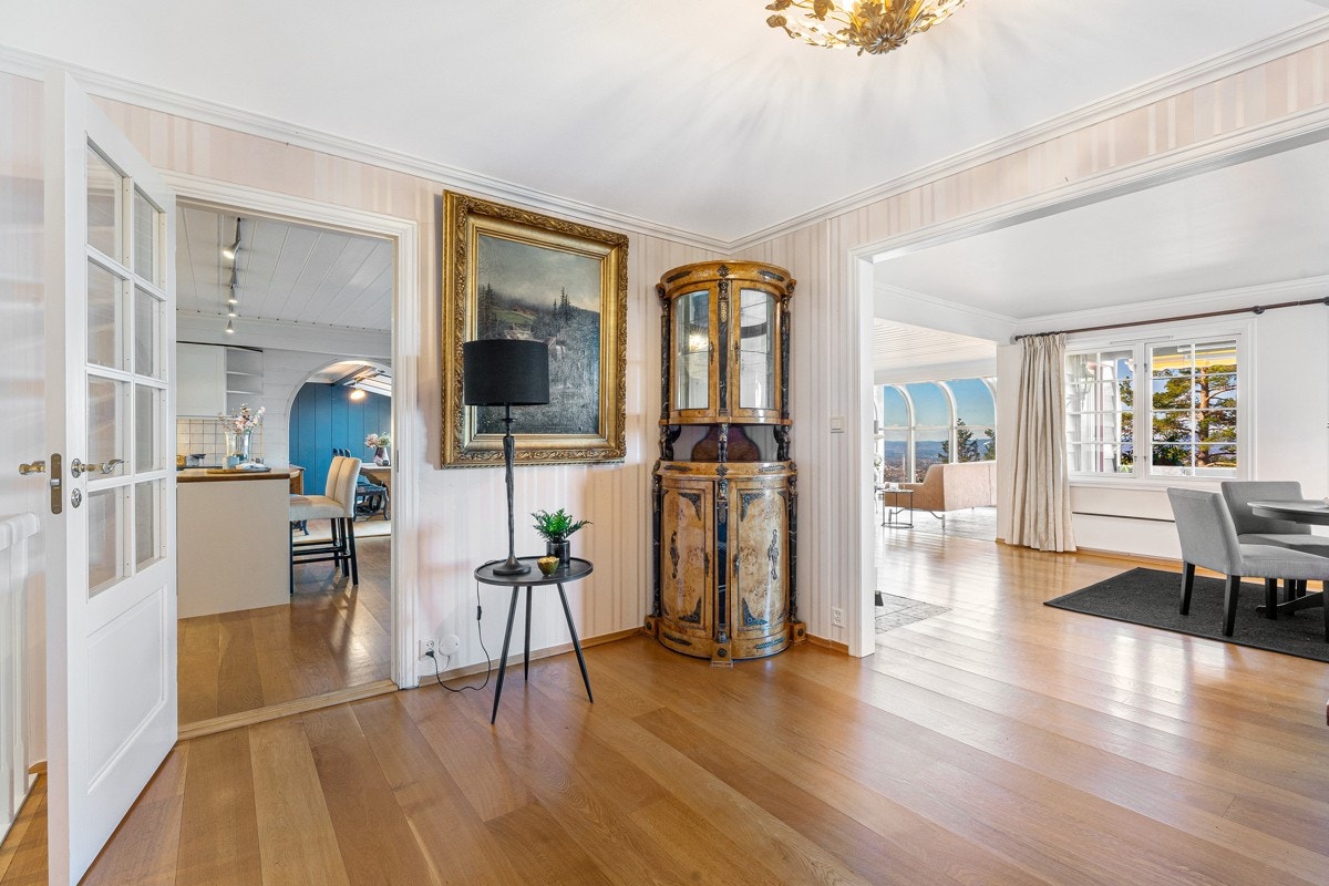 Forgang til kjøkken og stue Galleribilde