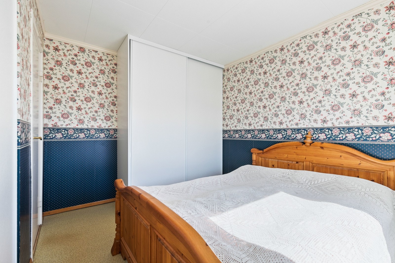 Soverommet har to gode skyvedørsgarderober. Galleribilde