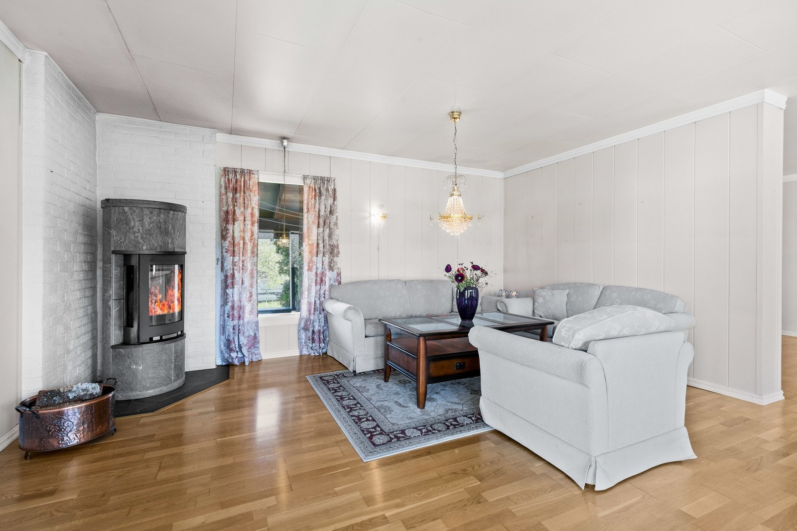 Nyere klebersteinsovn bidrar til herlig peiskos om vinteren. Galleribilde