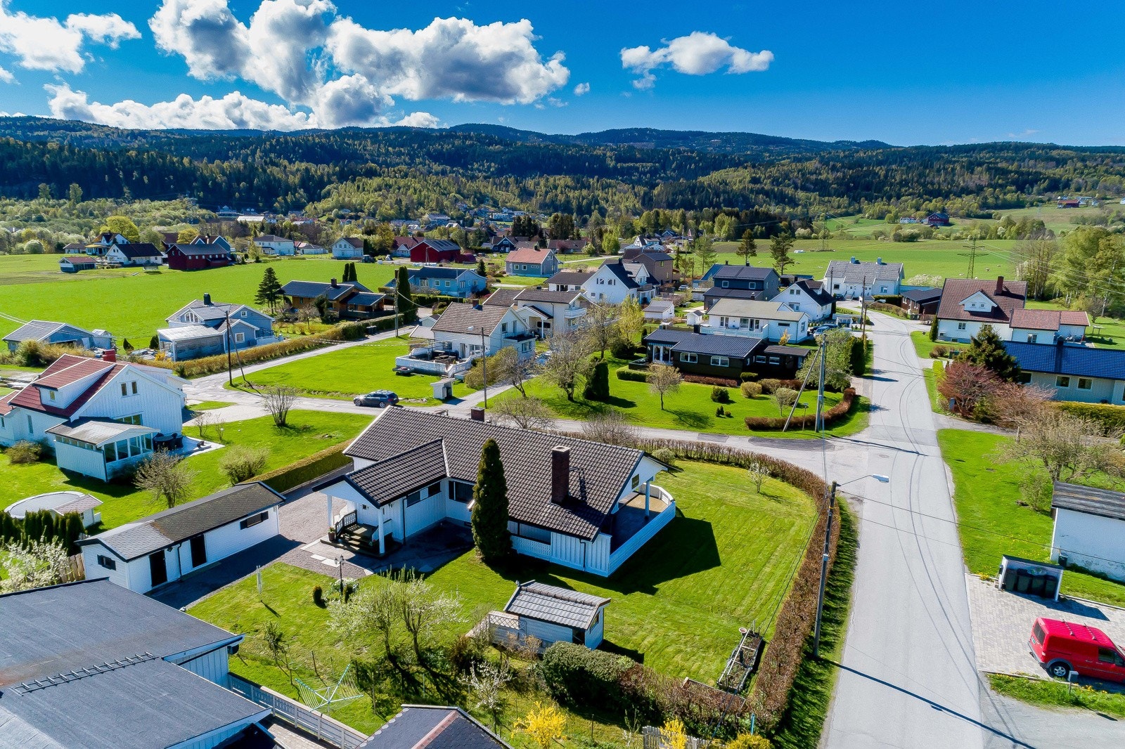 Tomten er 1098 kvm stor. Galleribilde