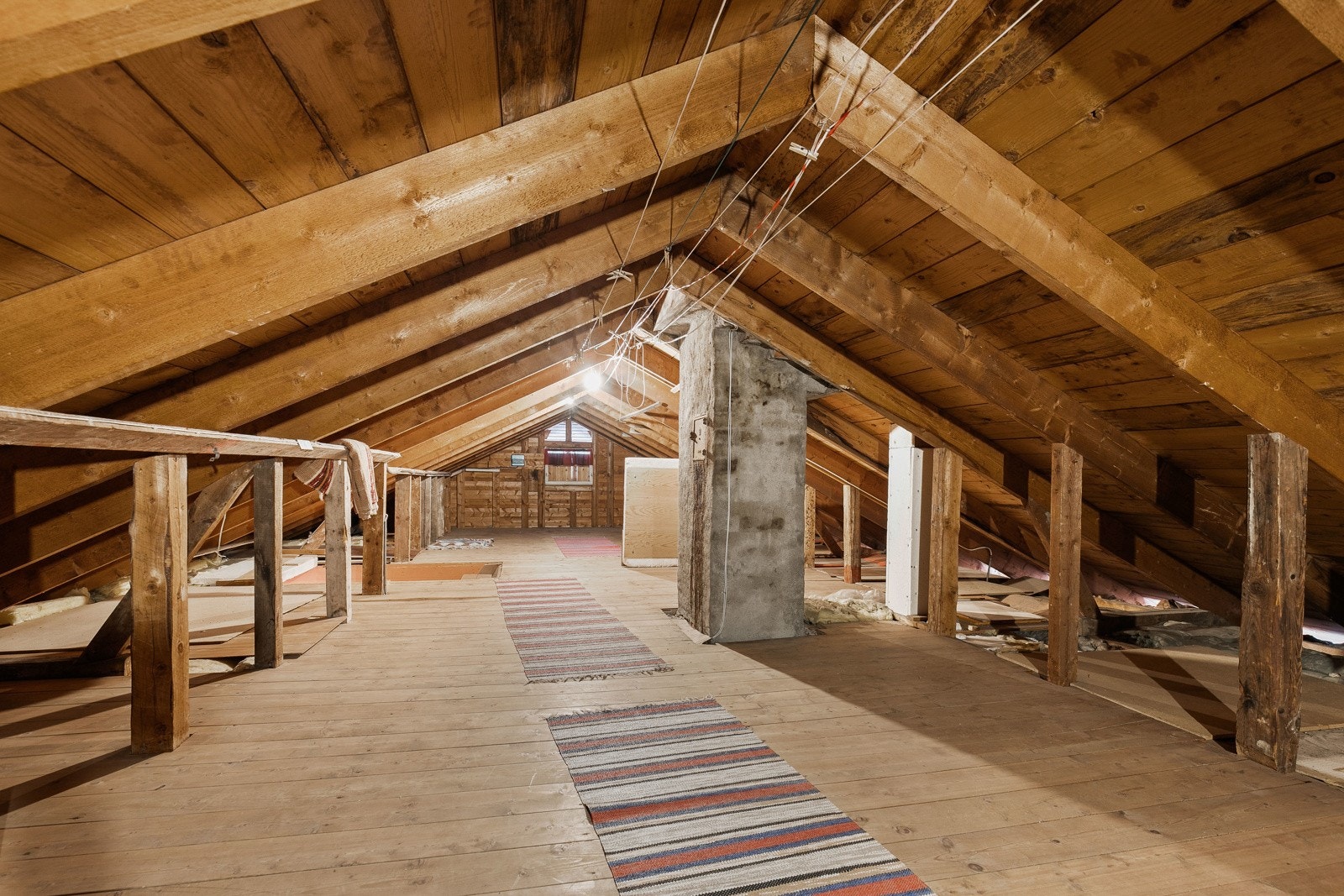 Godt med lagring også på loftet. Galleribilde