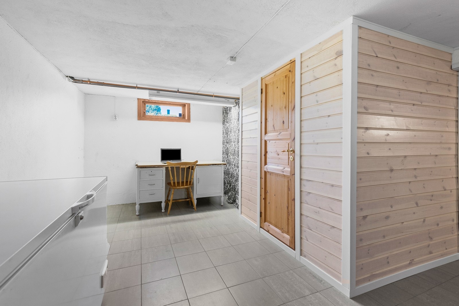 Det er godt med lagringsplass i kjelleren. Galleribilde