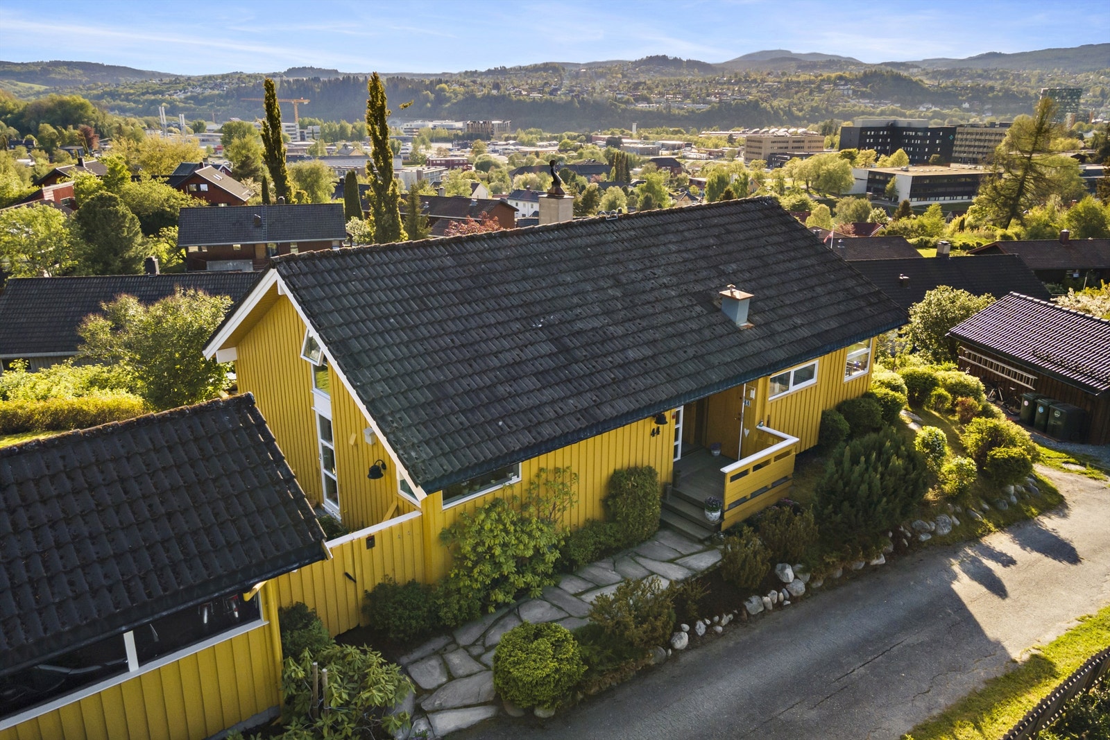 Arkitekttegnet enebolig, med en beliggenhet av de sjeldne. Galleribilde