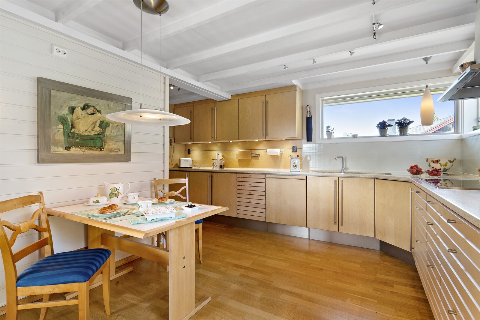 Stort og flott HTH-kjøkken på 16 kvm. Galleribilde