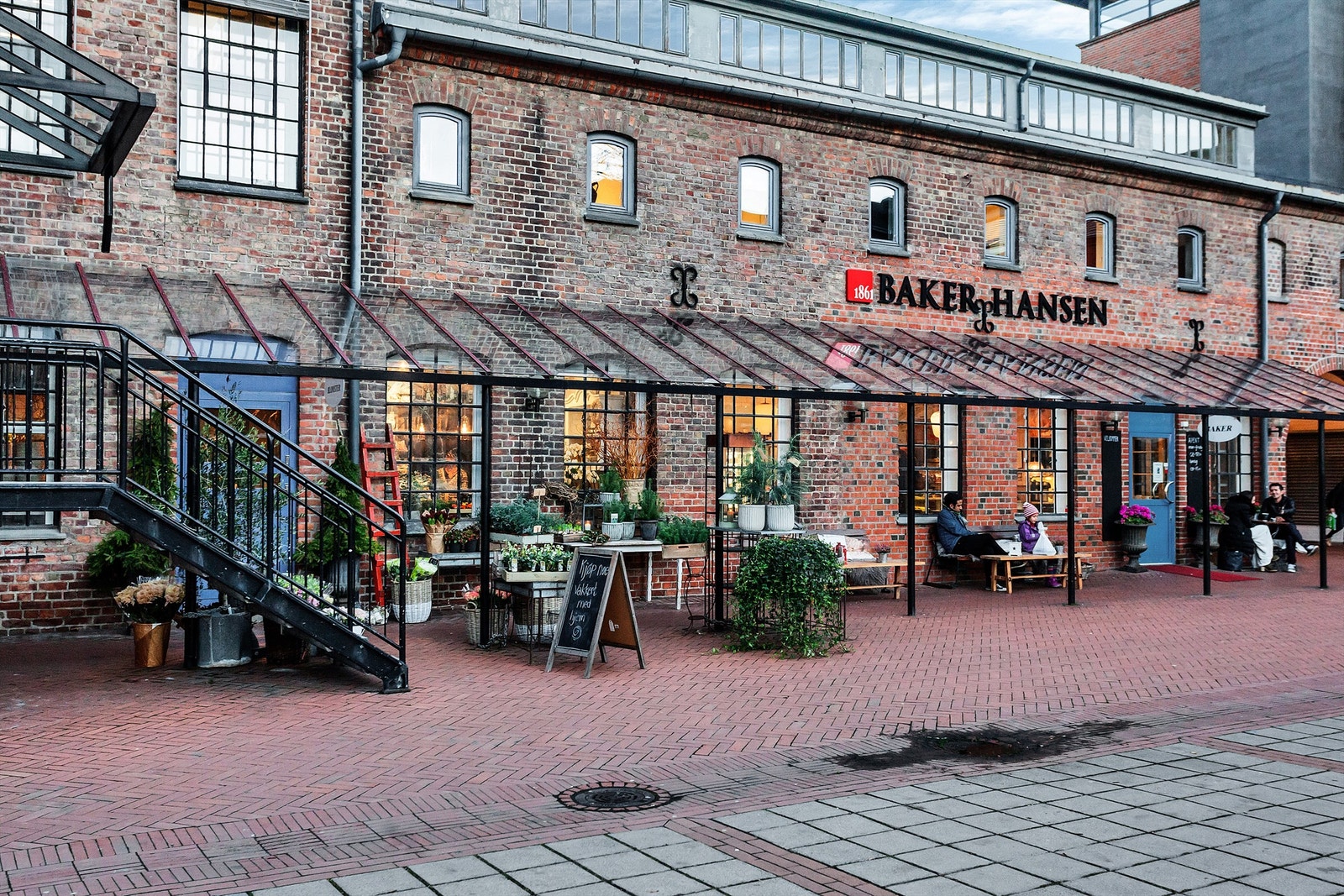 På Fyrstikktorget er blant annet Baker Hansen, og det er flere andre kaféer i området Galleribilde