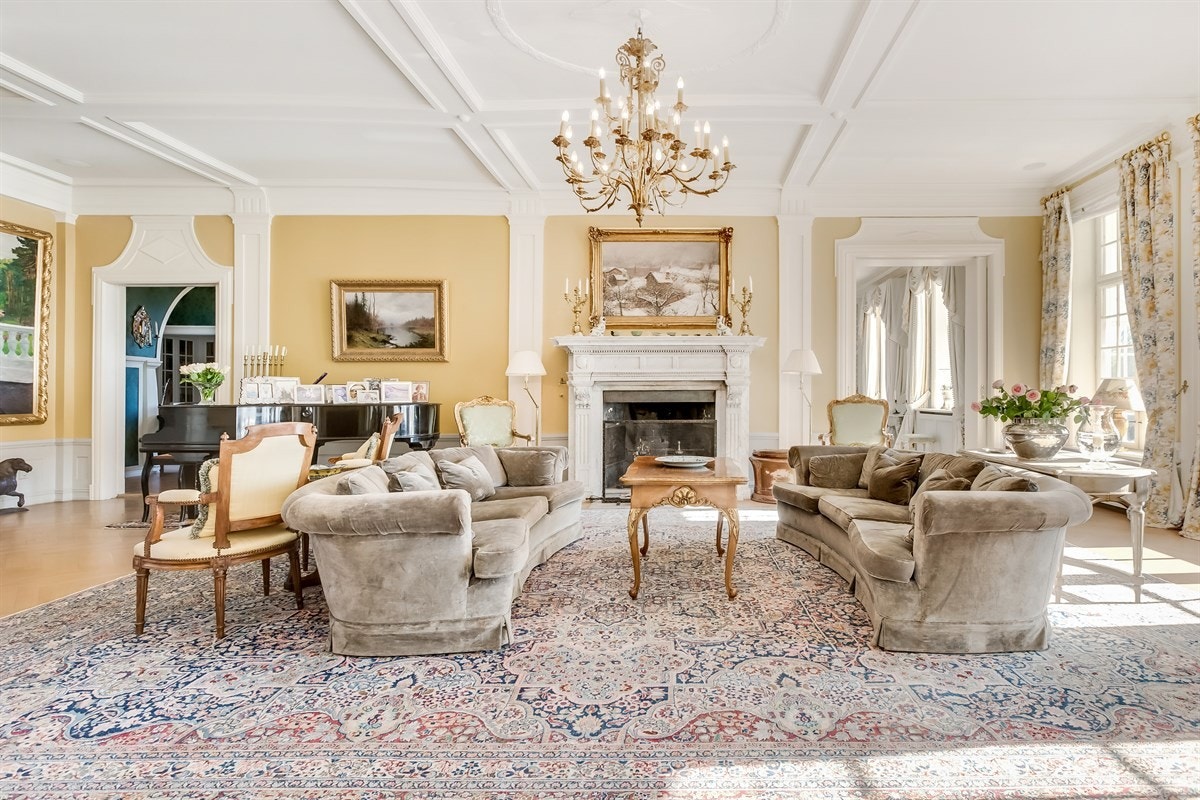 Hovedstuen med utgang til hagen Galleribilde